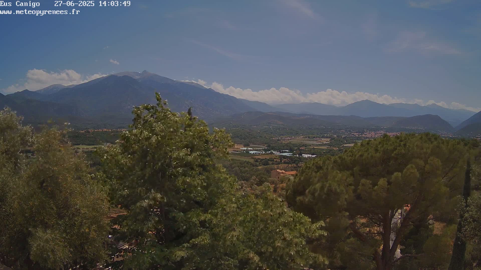 Eus Village & Prades City Skyline & Canigo Mountain View Live Cam - Prades, Pyrenees-Orientales, Occitanie, France