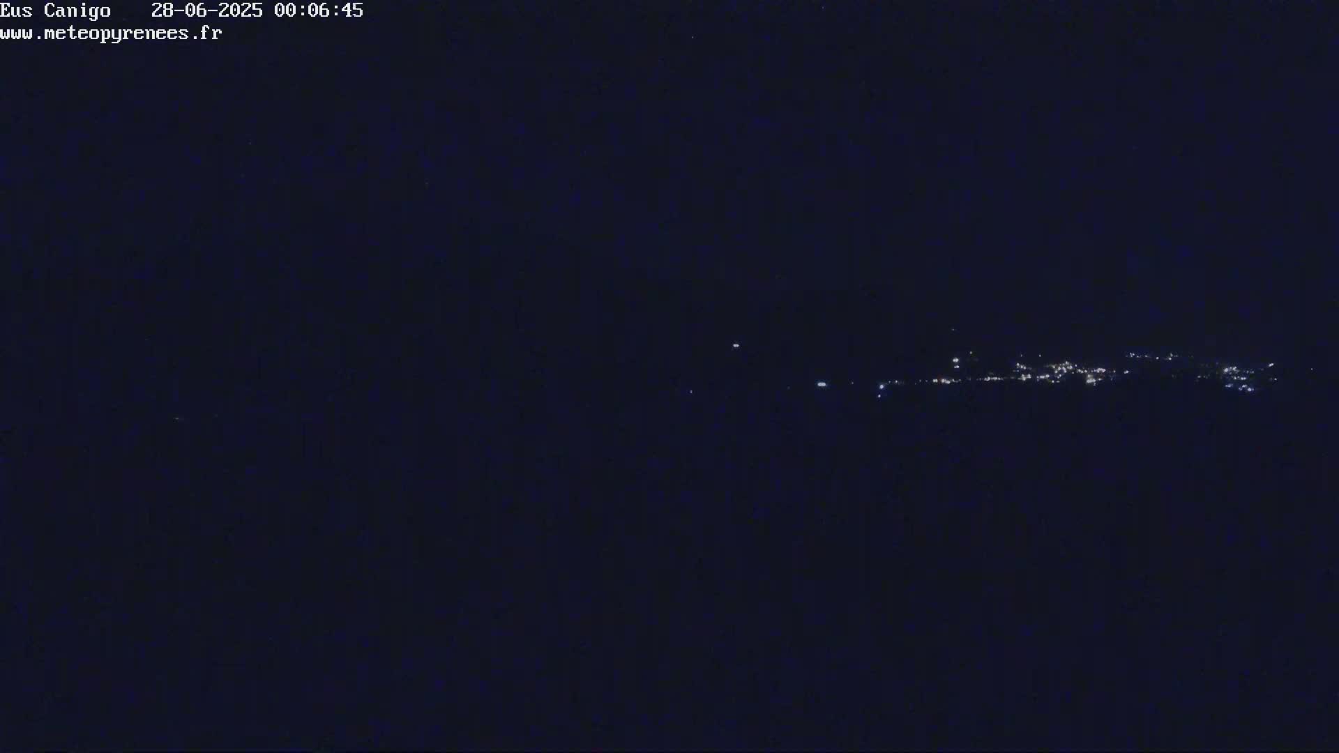 Eus Village & Prades City Skyline & Canigo Mountain View Live Cam - Prades, Pyrenees-Orientales, Occitanie, France