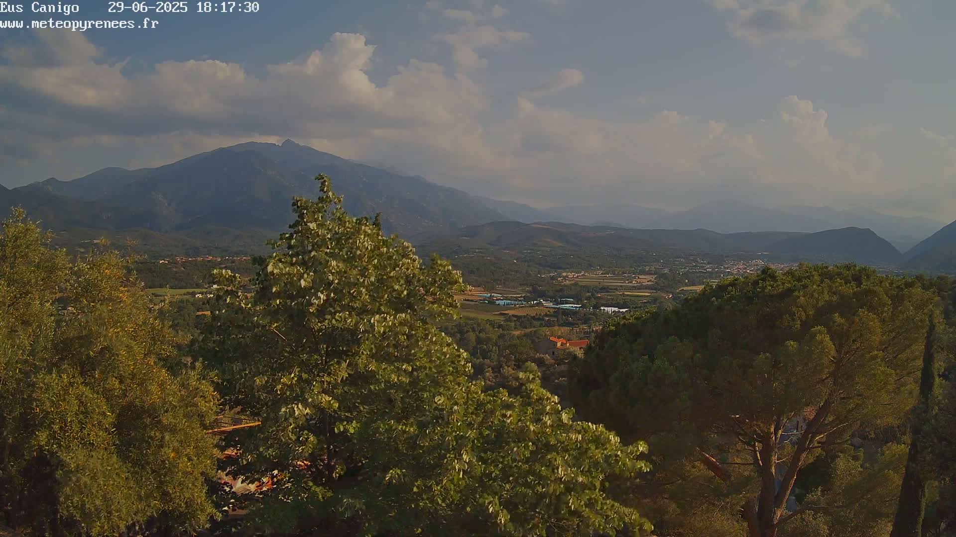 Eus Village & Prades City Skyline & Canigo Mountain View Live Cam - Prades, Pyrenees-Orientales, Occitanie, France