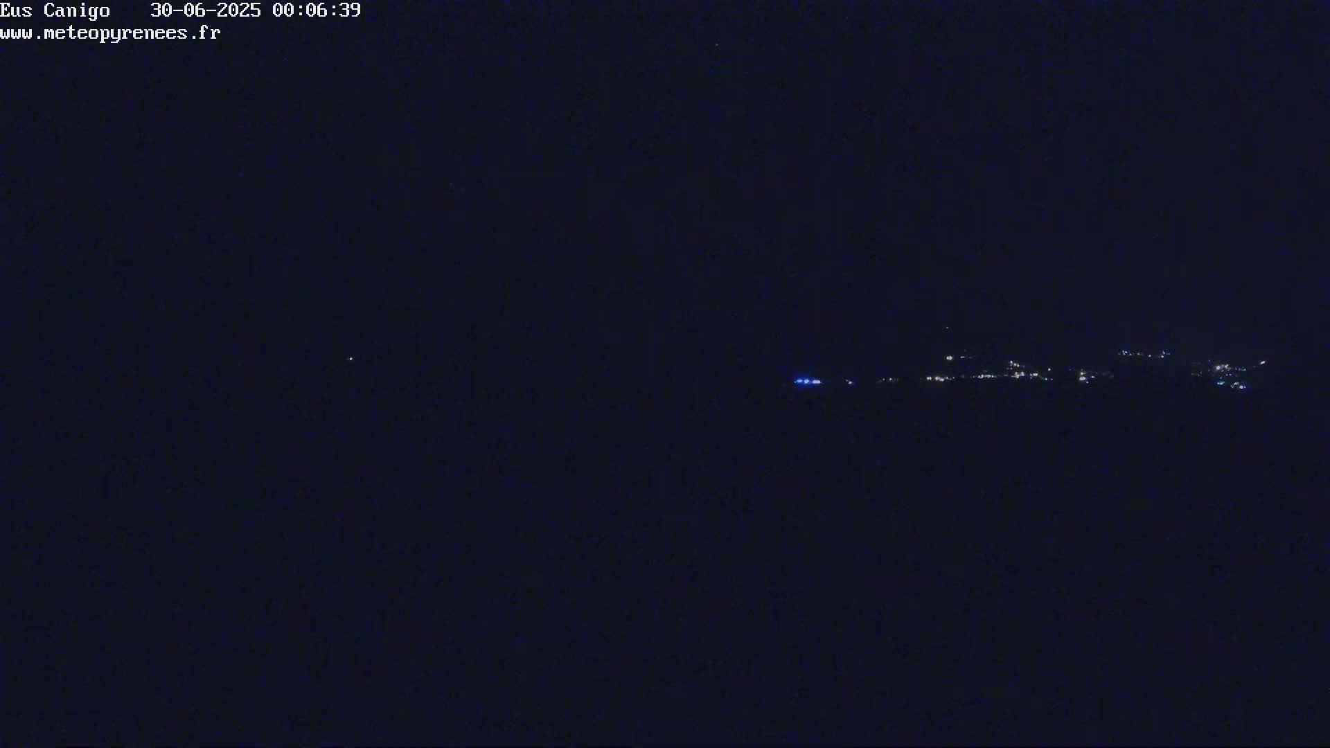Eus Village & Prades City Skyline & Canigo Mountain View Live Cam - Prades, Pyrenees-Orientales, Occitanie, France