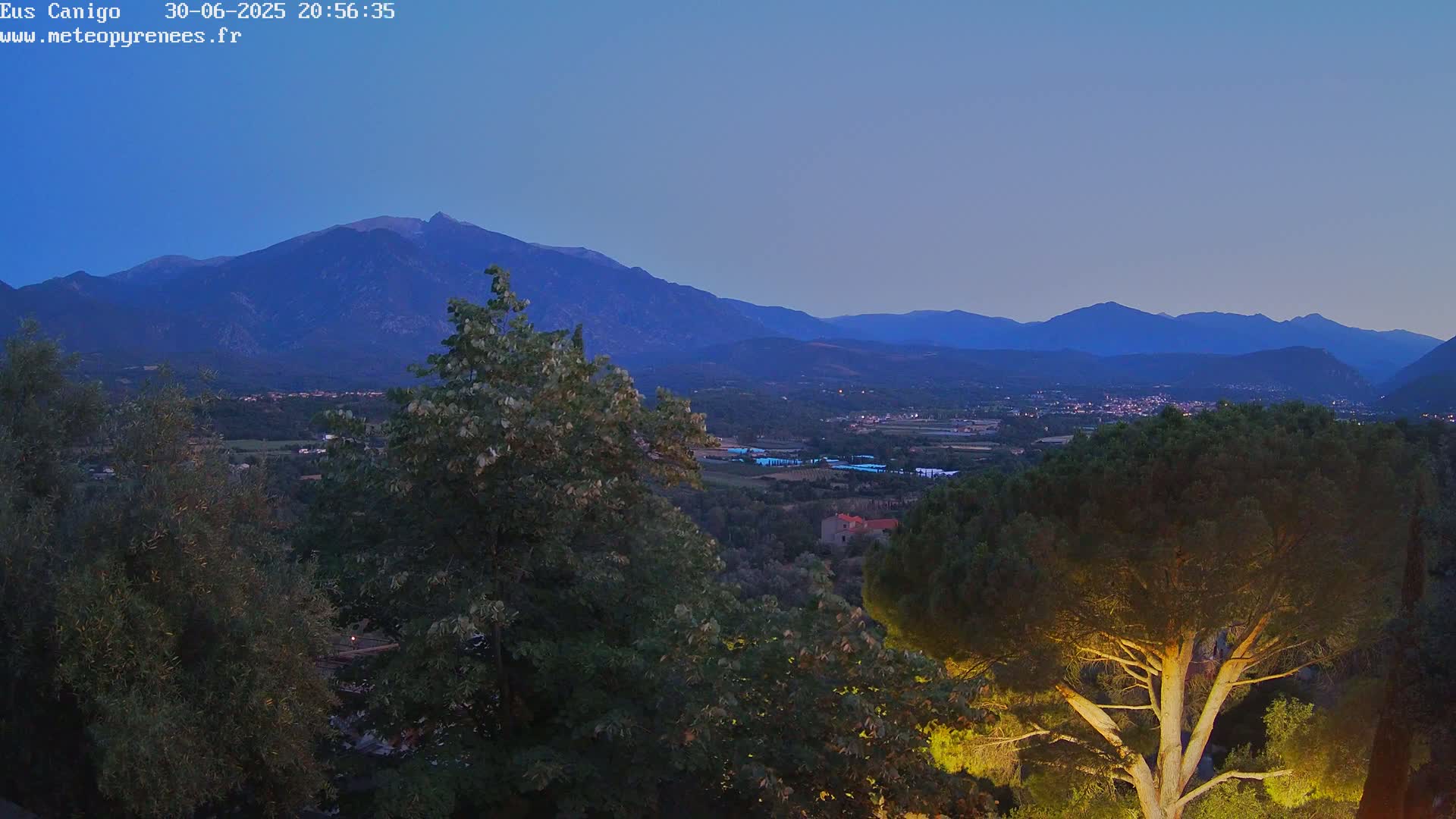 Eus Village & Prades City Skyline & Canigo Mountain View Live Cam - Prades, Pyrenees-Orientales, Occitanie, France