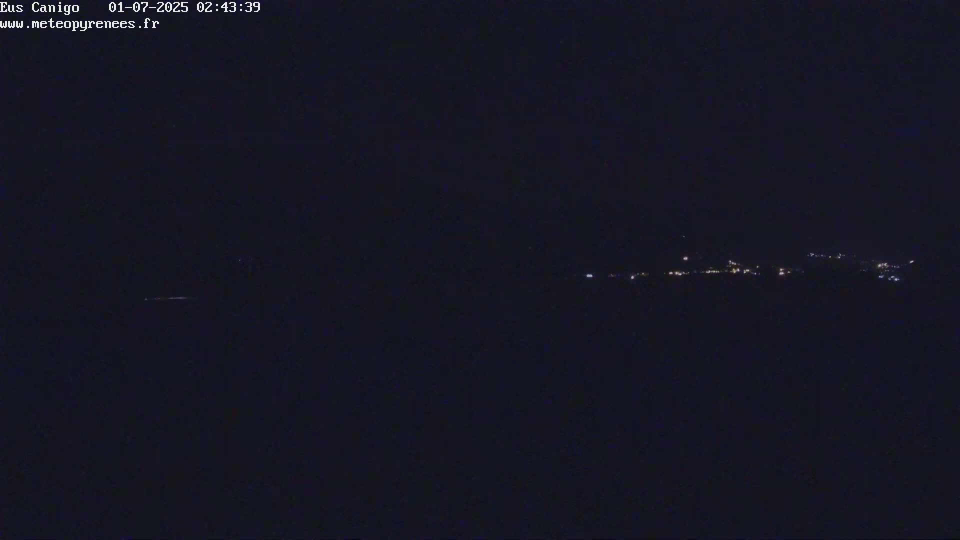 Eus Village & Prades City Skyline & Canigo Mountain View Live Cam - Prades, Pyrenees-Orientales, Occitanie, France