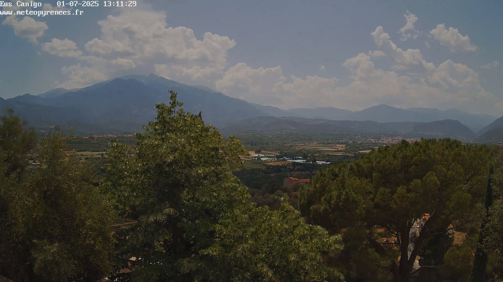 Eus Village & Prades City Skyline & Canigo Mountain View Live Cam - Prades, Pyrenees-Orientales, Occitanie, France