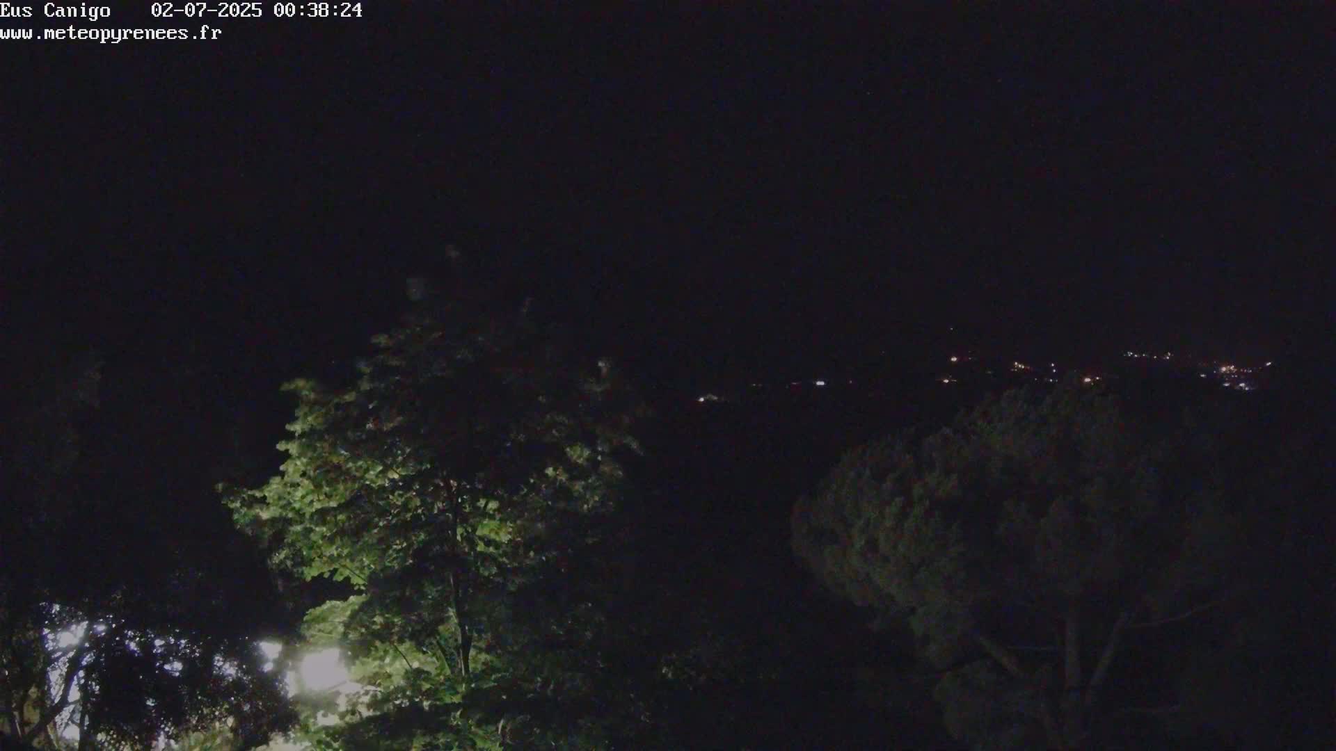 Eus Village & Prades City Skyline & Canigo Mountain View Live Cam - Prades, Pyrenees-Orientales, Occitanie, France