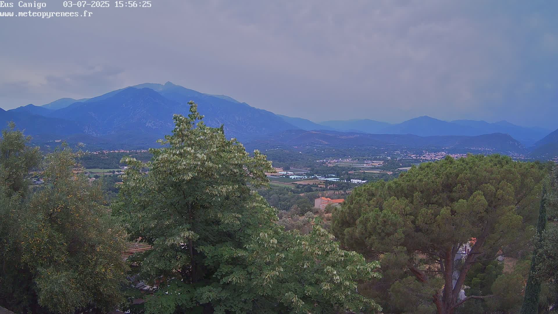 Eus Village & Prades City Skyline & Canigo Mountain View Live Cam - Prades, Pyrenees-Orientales, Occitanie, France