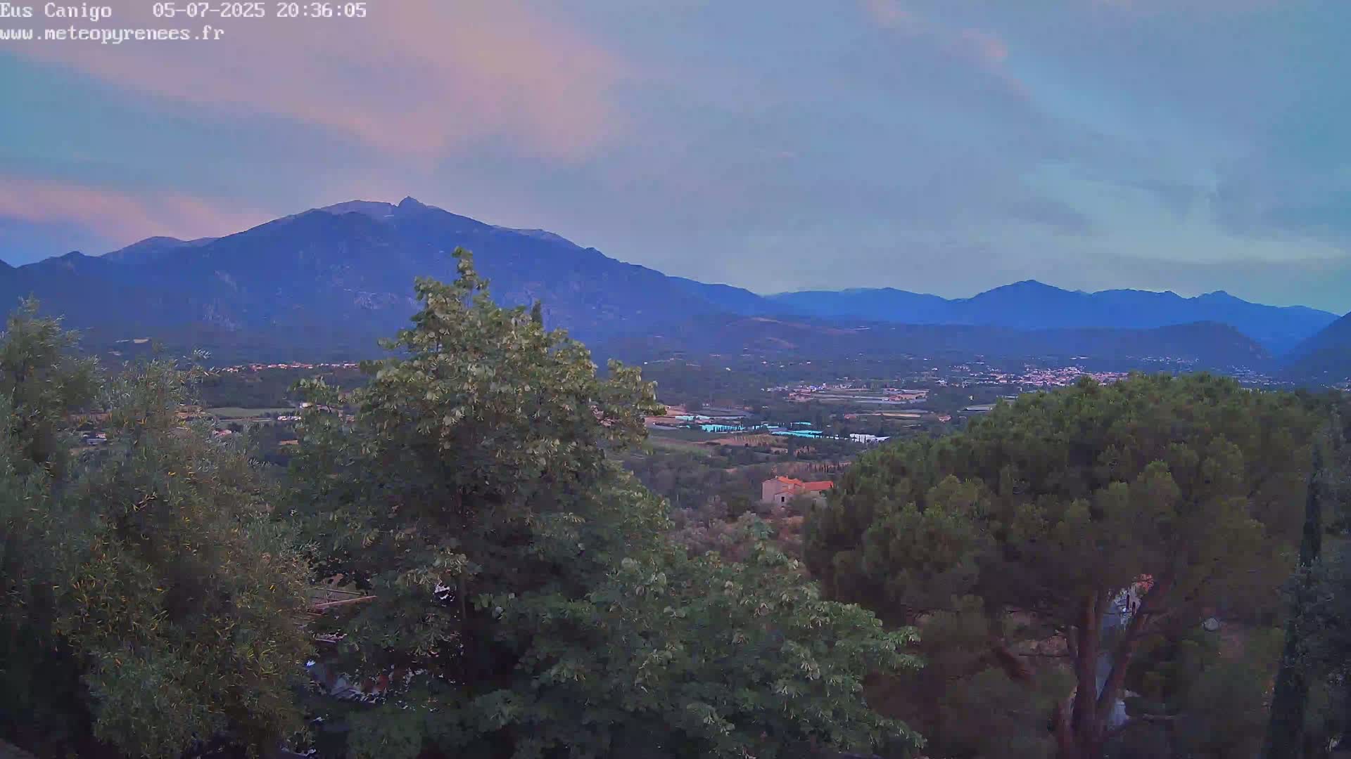 Eus Village & Prades City Skyline & Canigo Mountain View Live Cam - Prades, Pyrenees-Orientales, Occitanie, France