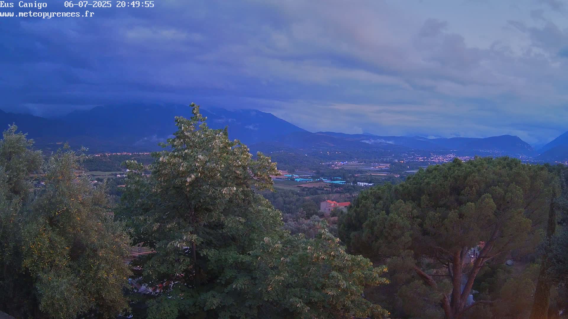 Eus Village & Prades City Skyline & Canigo Mountain View Live Cam - Prades, Pyrenees-Orientales, Occitanie, France