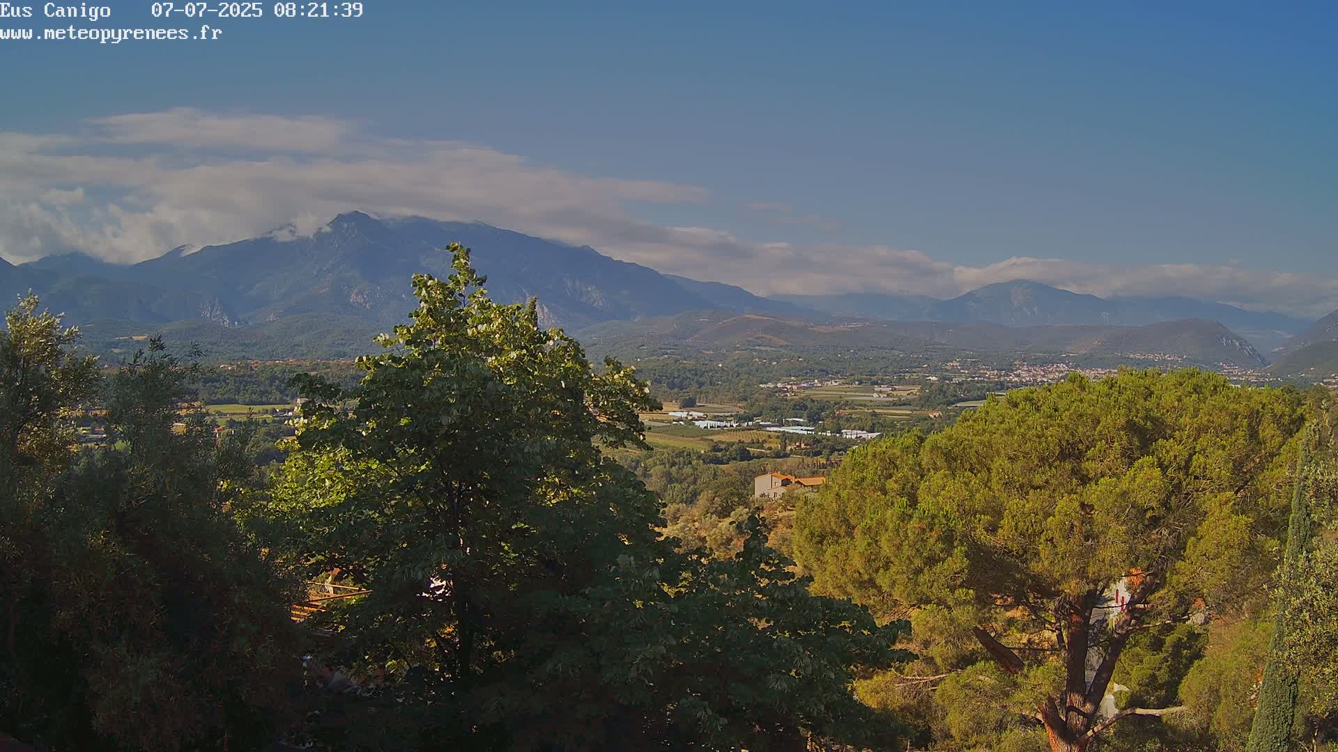 Eus Village & Prades City Skyline & Canigo Mountain View Live Cam - Prades, Pyrenees-Orientales, Occitanie, France