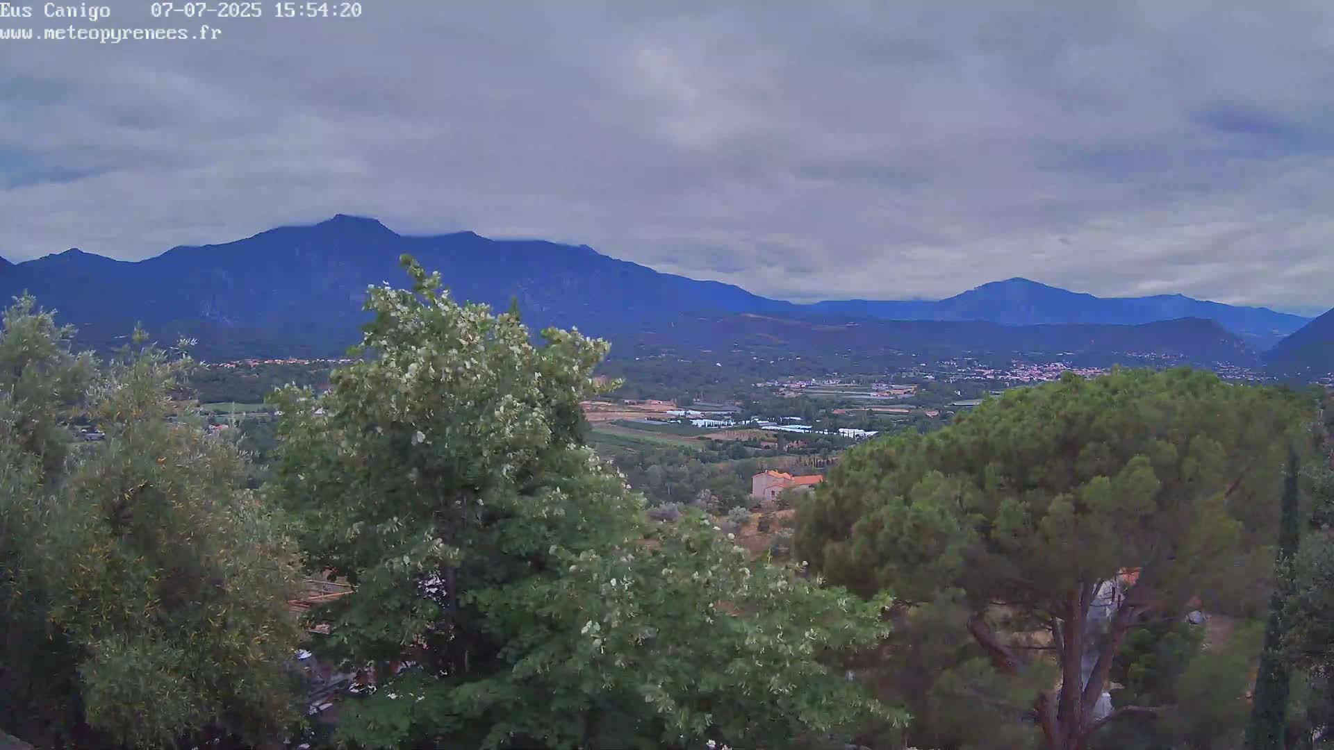 Eus Village & Prades City Skyline & Canigo Mountain View Live Cam - Prades, Pyrenees-Orientales, Occitanie, France