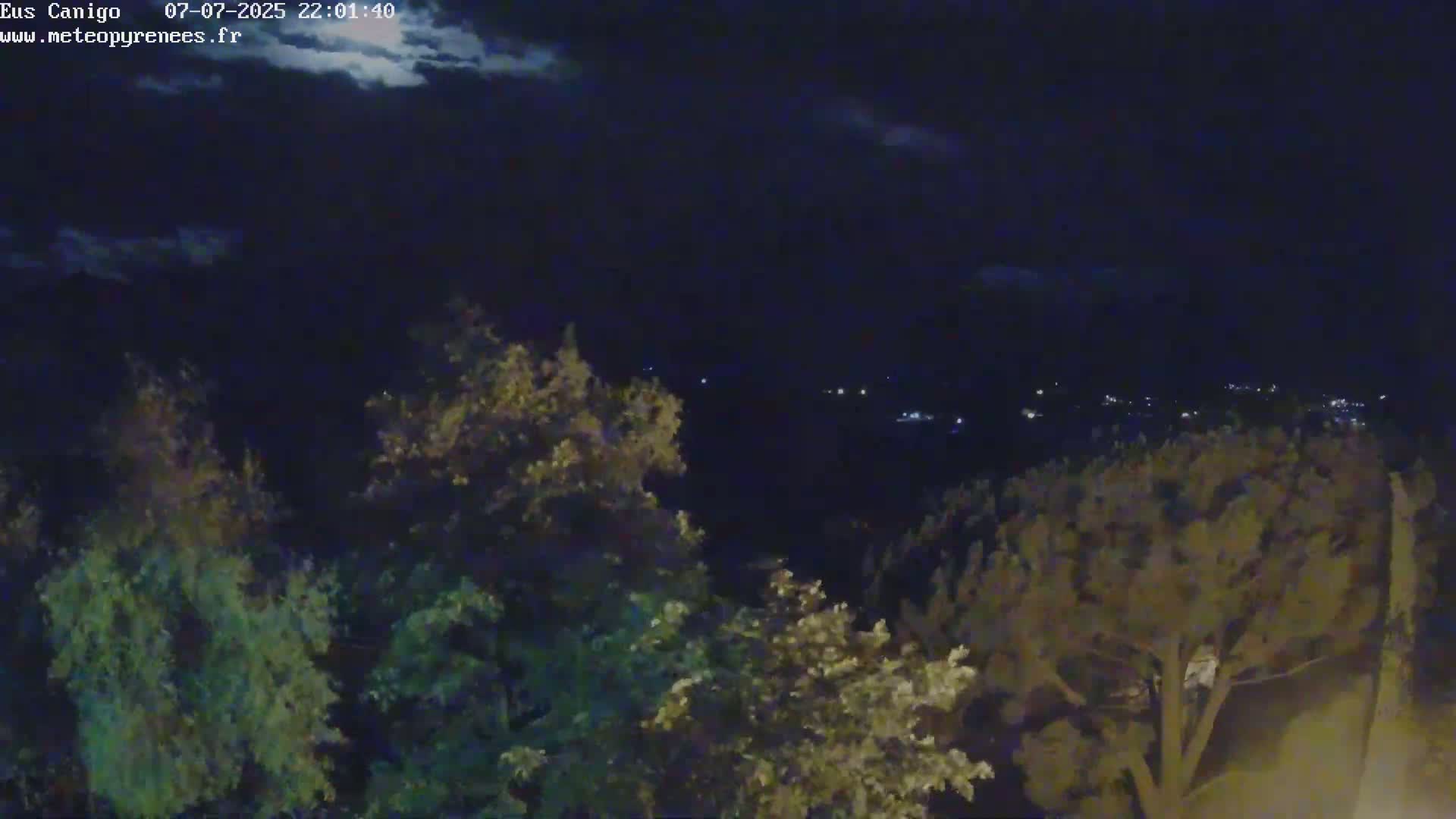Eus Village & Prades City Skyline & Canigo Mountain View Live Cam - Prades, Pyrenees-Orientales, Occitanie, France