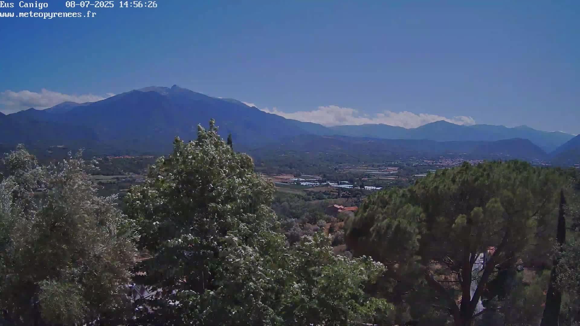 Eus Village & Prades City Skyline & Canigo Mountain View Live Cam - Prades, Pyrenees-Orientales, Occitanie, France