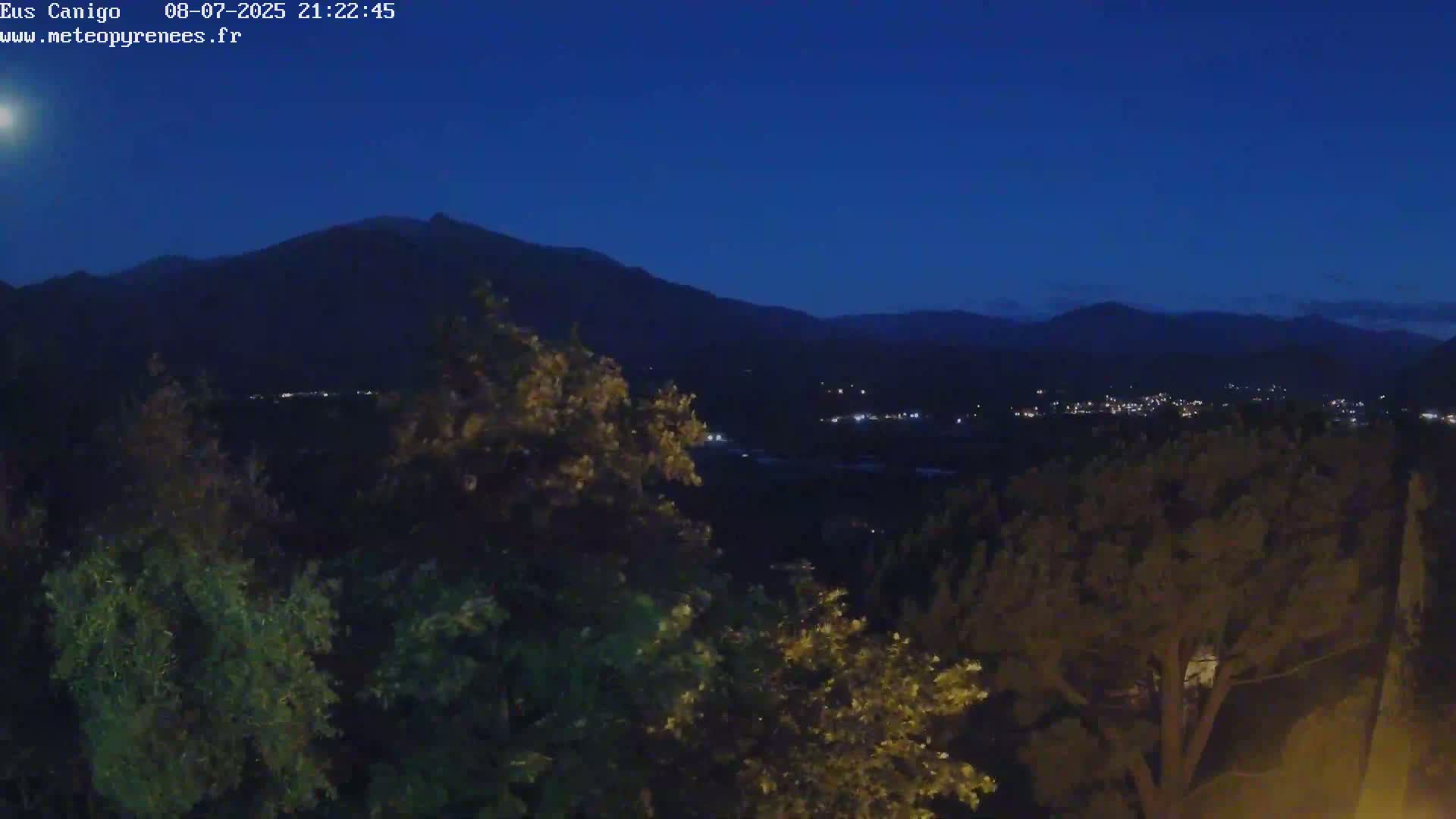 Eus Village & Prades City Skyline & Canigo Mountain View Live Cam - Prades, Pyrenees-Orientales, Occitanie, France