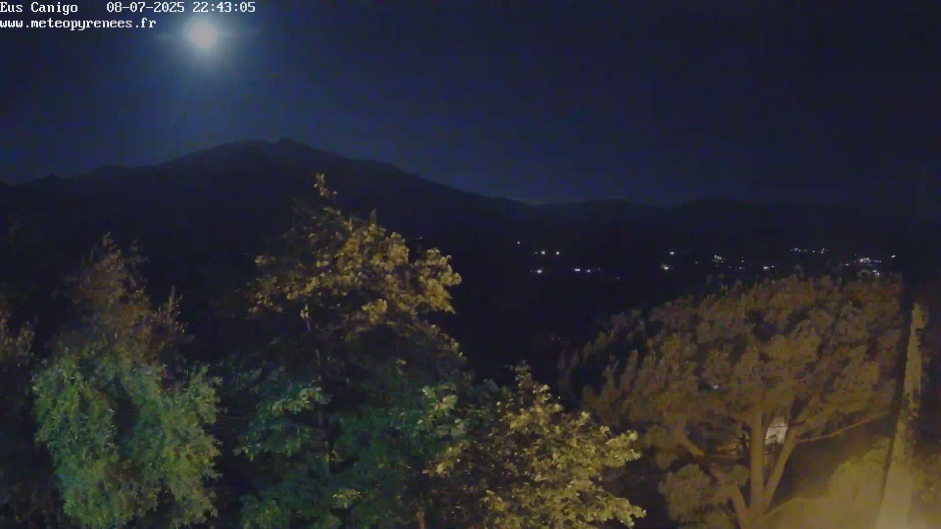 Eus Village & Prades City Skyline & Canigo Mountain View Live Cam - Prades, Pyrenees-Orientales, Occitanie, France