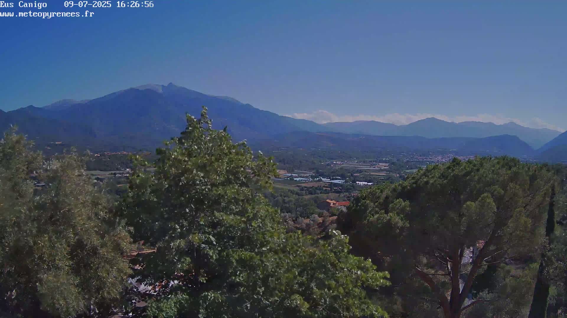 Eus Village & Prades City Skyline & Canigo Mountain View Live Cam - Prades, Pyrenees-Orientales, Occitanie, France