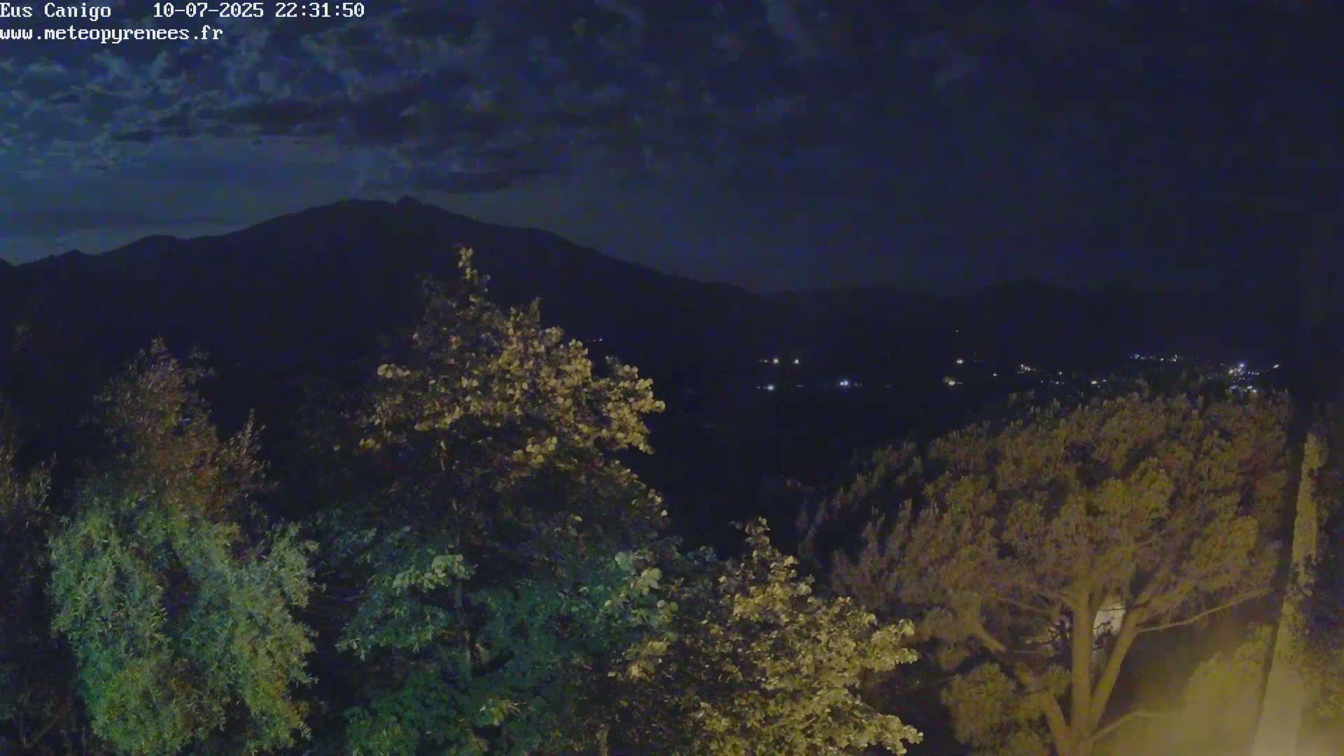 Eus Village & Prades City Skyline & Canigo Mountain View Live Cam - Prades, Pyrenees-Orientales, Occitanie, France