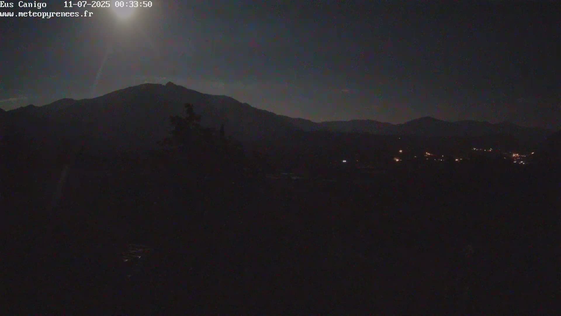 Eus Village & Prades City Skyline & Canigo Mountain View Live Cam - Prades, Pyrenees-Orientales, Occitanie, France