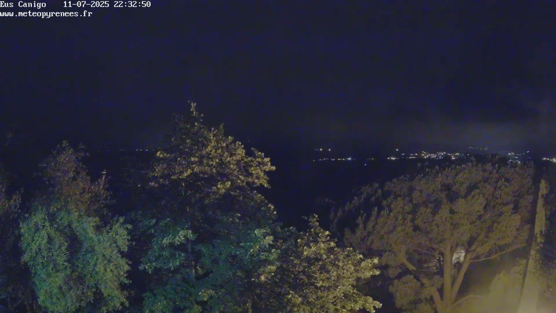 Eus Village & Prades City Skyline & Canigo Mountain View Live Cam - Prades, Pyrenees-Orientales, Occitanie, France
