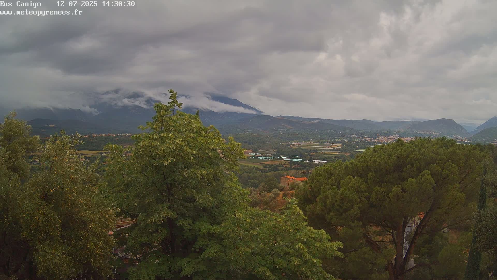 Eus Village & Prades City Skyline & Canigo Mountain View Live Cam - Prades, Pyrenees-Orientales, Occitanie, France