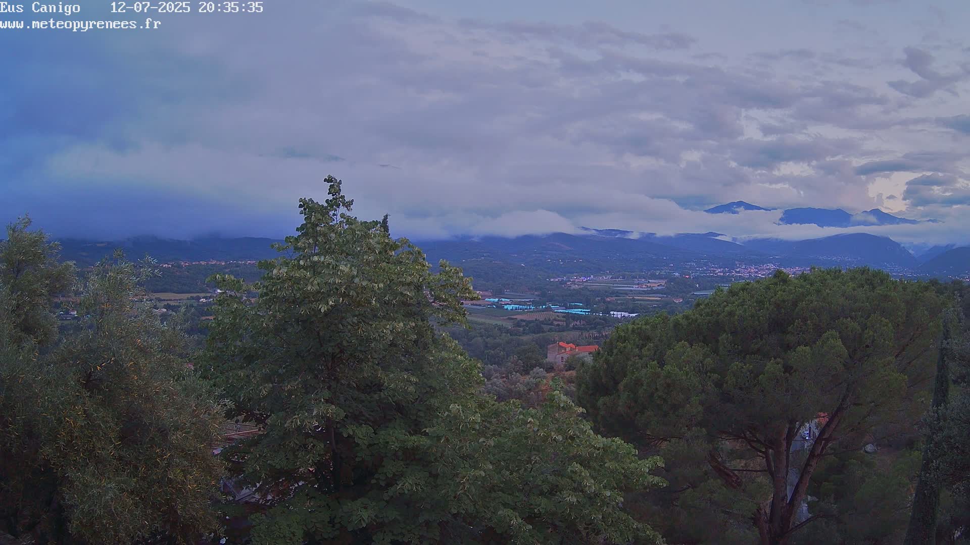 Eus Village & Prades City Skyline & Canigo Mountain View Live Cam - Prades, Pyrenees-Orientales, Occitanie, France
