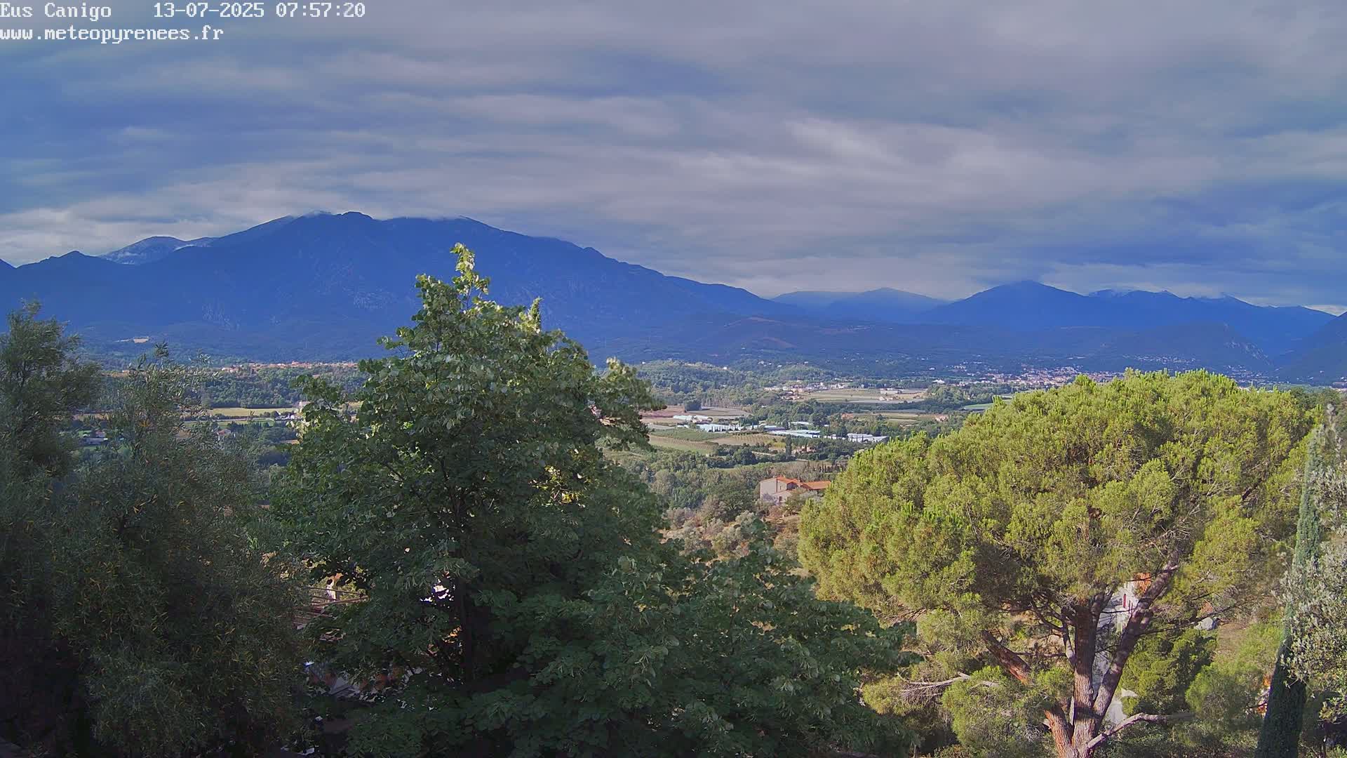 Eus Village & Prades City Skyline & Canigo Mountain View Live Cam - Prades, Pyrenees-Orientales, Occitanie, France