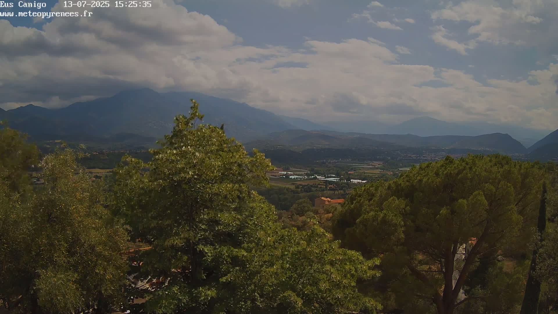 Eus Village & Prades City Skyline & Canigo Mountain View Live Cam - Prades, Pyrenees-Orientales, Occitanie, France