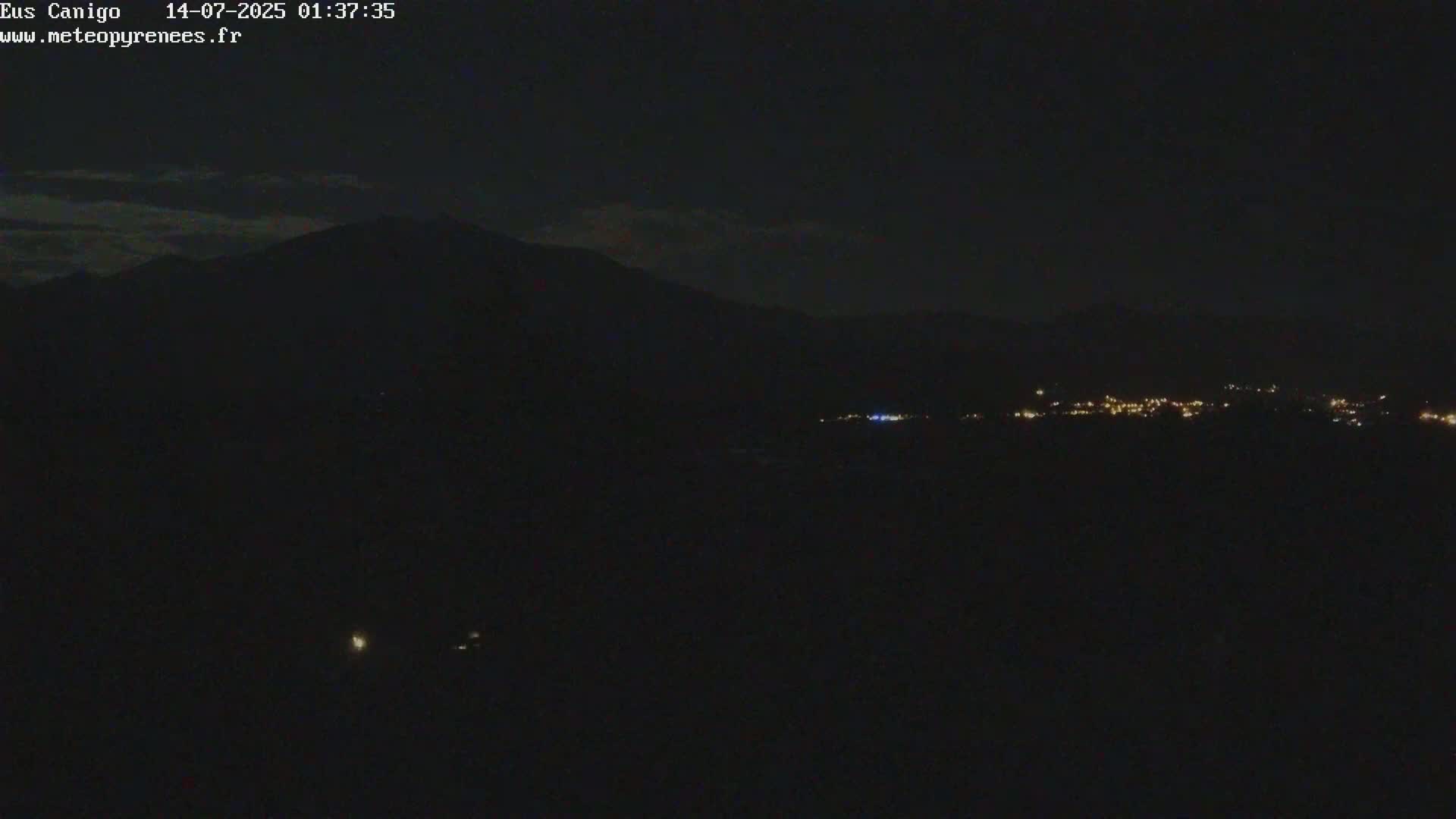 Eus Village & Prades City Skyline & Canigo Mountain View Live Cam - Prades, Pyrenees-Orientales, Occitanie, France