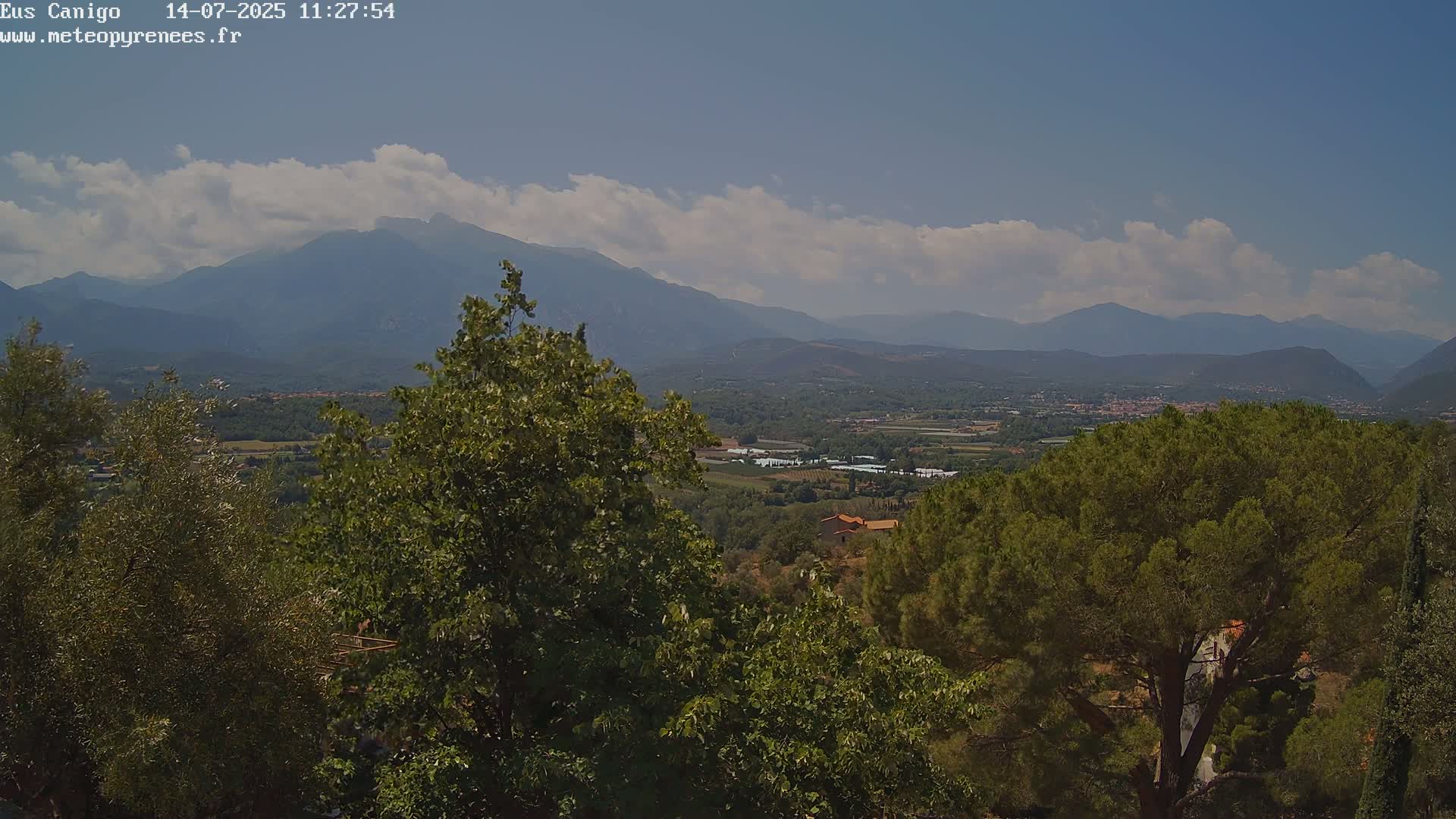 Eus Village & Prades City Skyline & Canigo Mountain View Live Cam - Prades, Pyrenees-Orientales, Occitanie, France