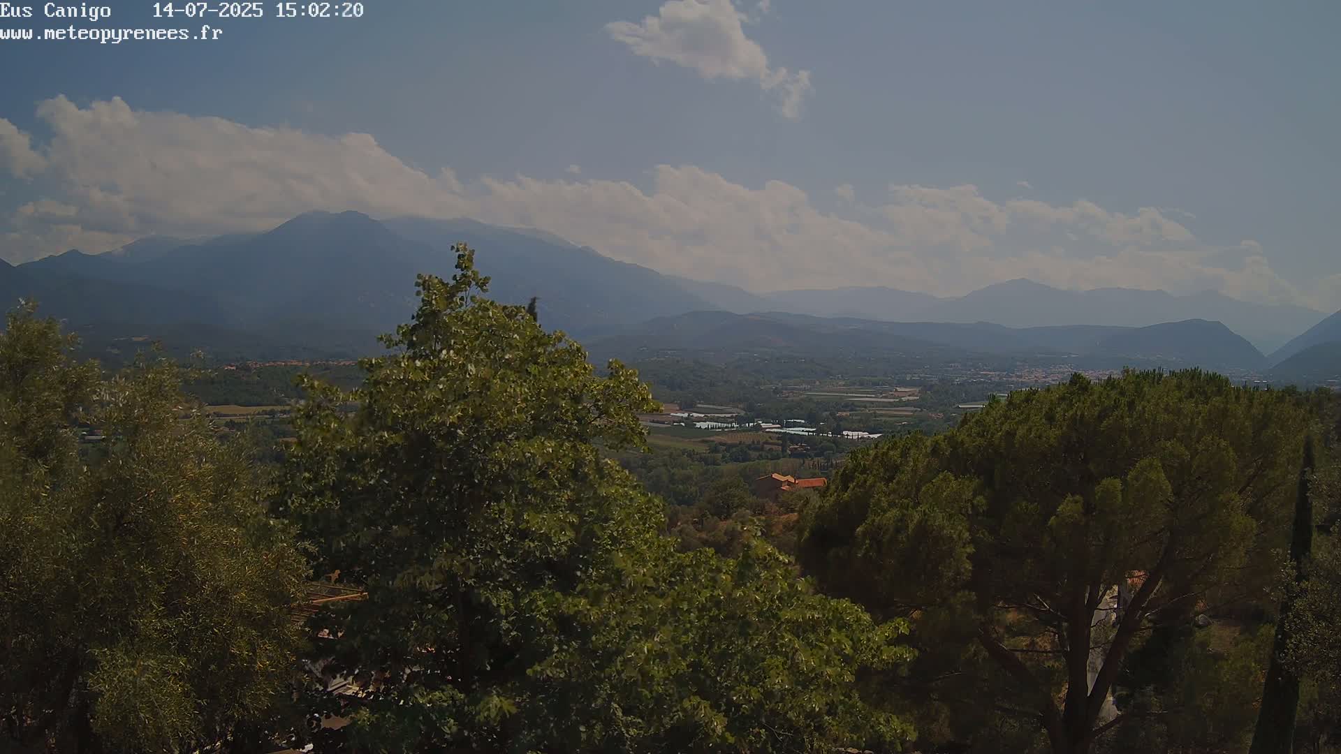 Eus Village & Prades City Skyline & Canigo Mountain View Live Cam - Prades, Pyrenees-Orientales, Occitanie, France