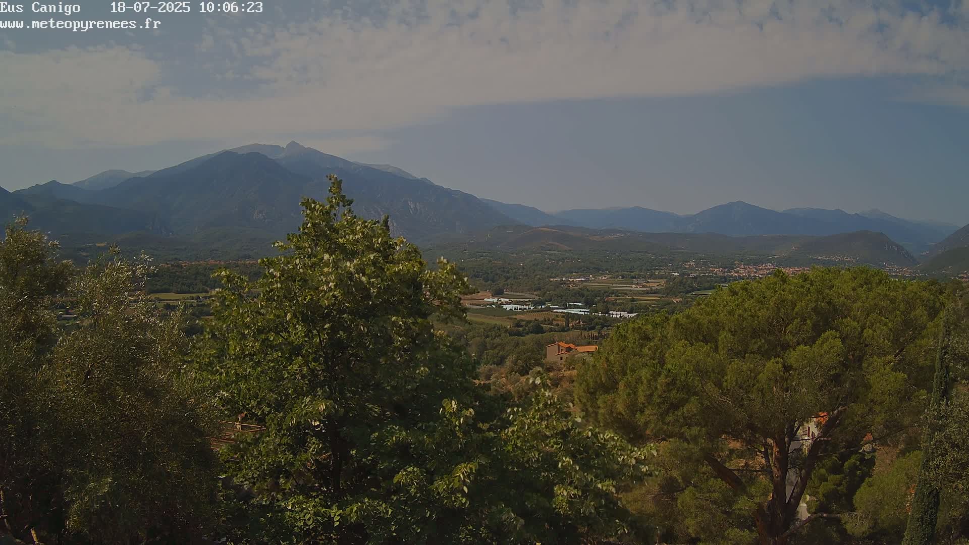 Eus Village & Prades City Skyline & Canigo Mountain View Live Cam - Prades, Pyrenees-Orientales, Occitanie, France