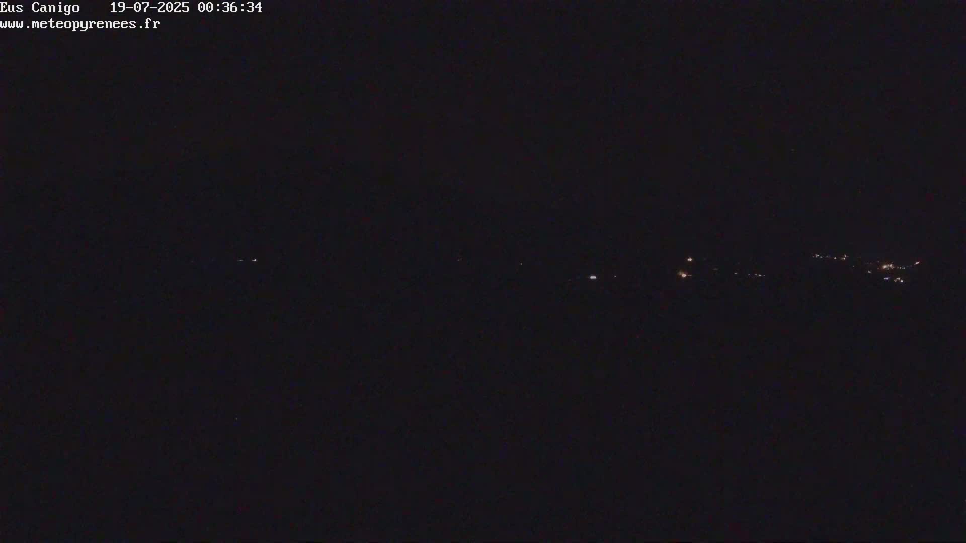 Eus Village & Prades City Skyline & Canigo Mountain View Live Cam - Prades, Pyrenees-Orientales, Occitanie, France