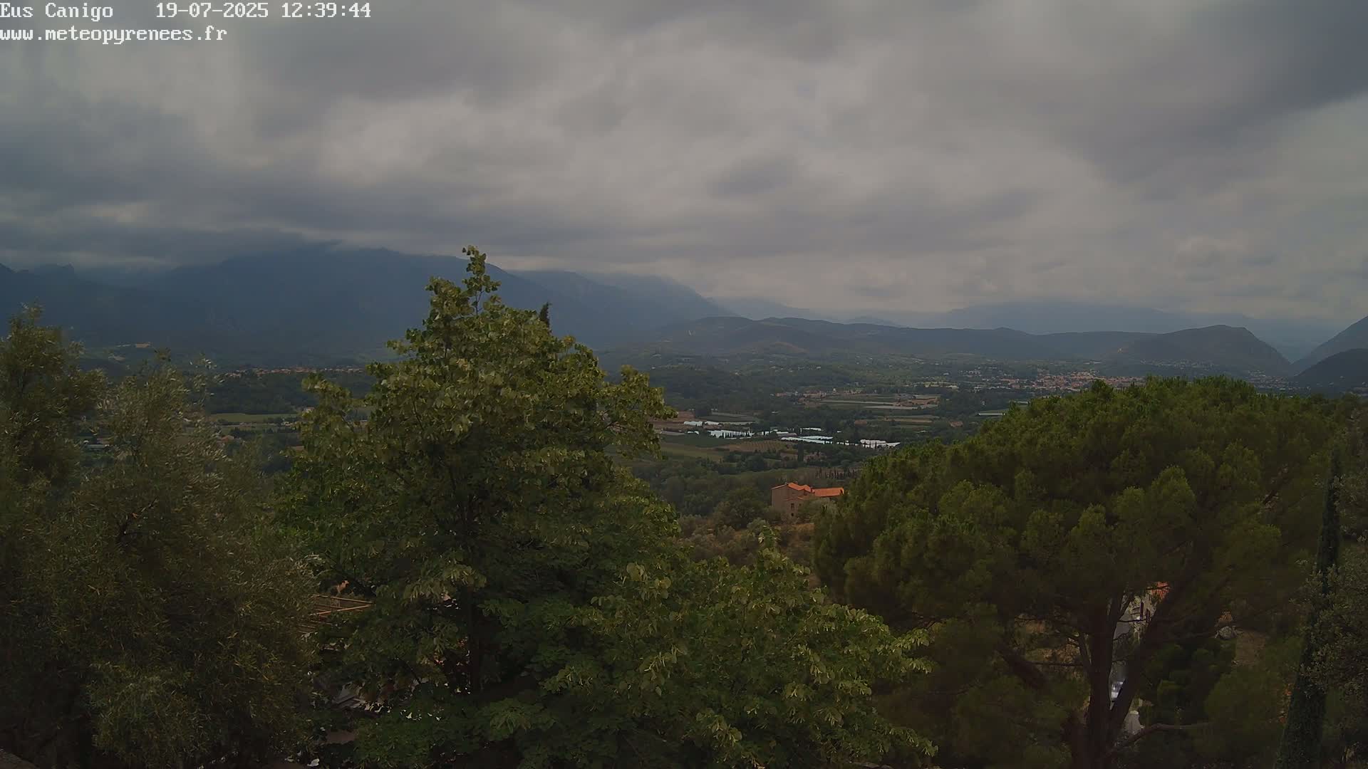 Eus Village & Prades City Skyline & Canigo Mountain View Live Cam - Prades, Pyrenees-Orientales, Occitanie, France