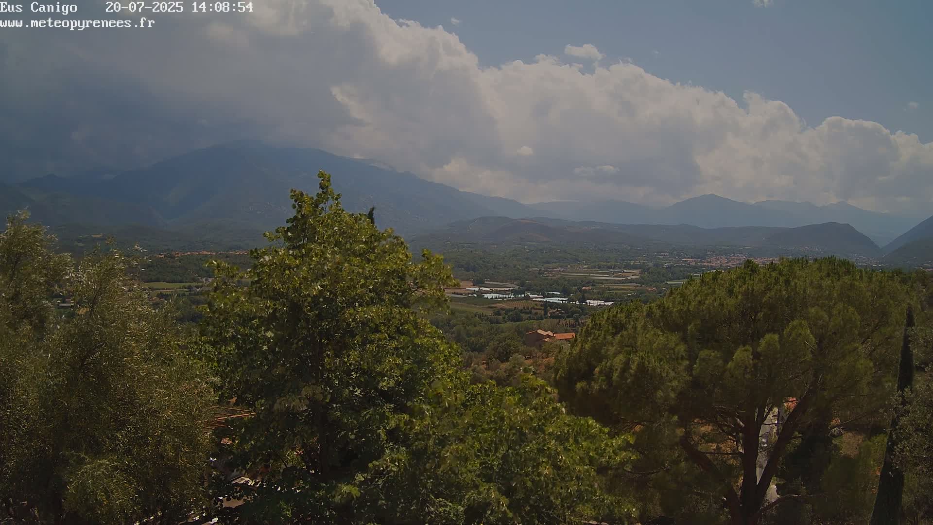 Eus Village & Prades City Skyline & Canigo Mountain View Live Cam - Prades, Pyrenees-Orientales, Occitanie, France