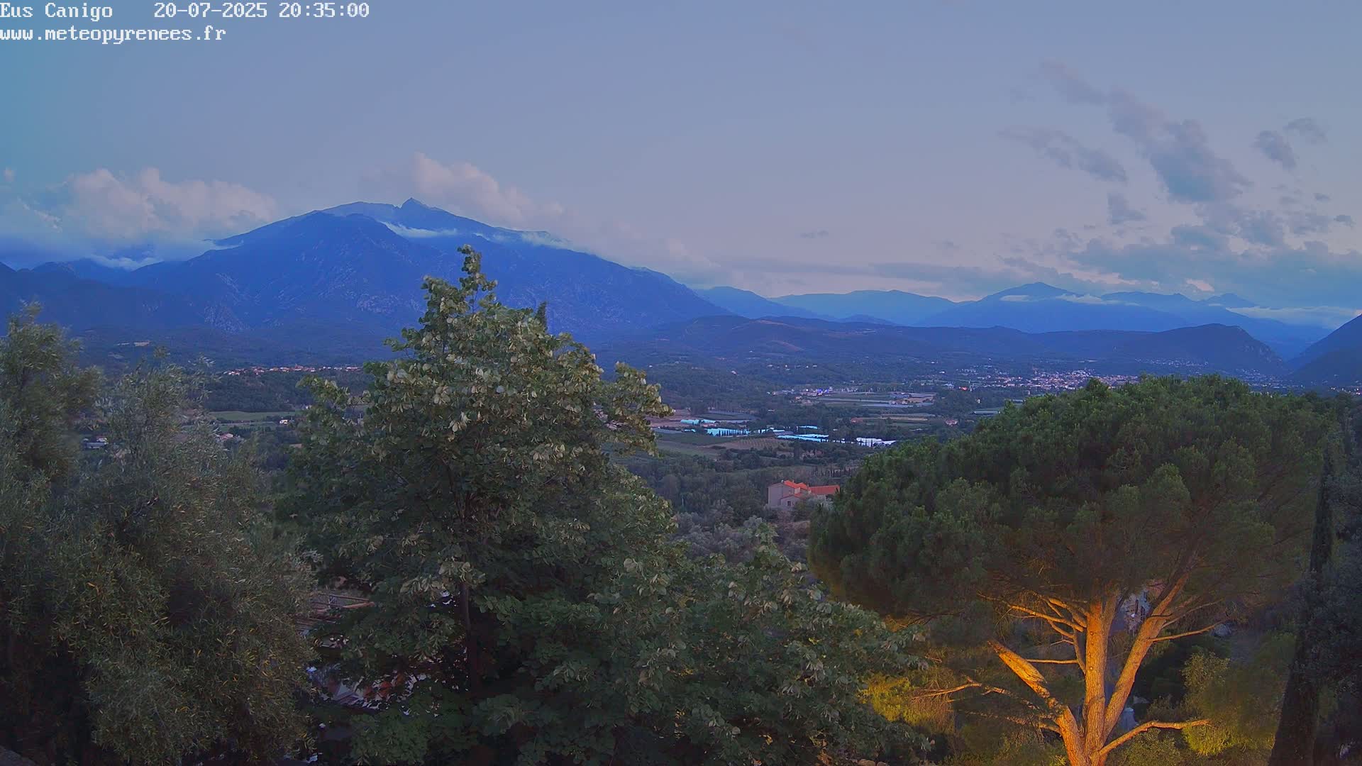 Eus Village & Prades City Skyline & Canigo Mountain View Live Cam - Prades, Pyrenees-Orientales, Occitanie, France