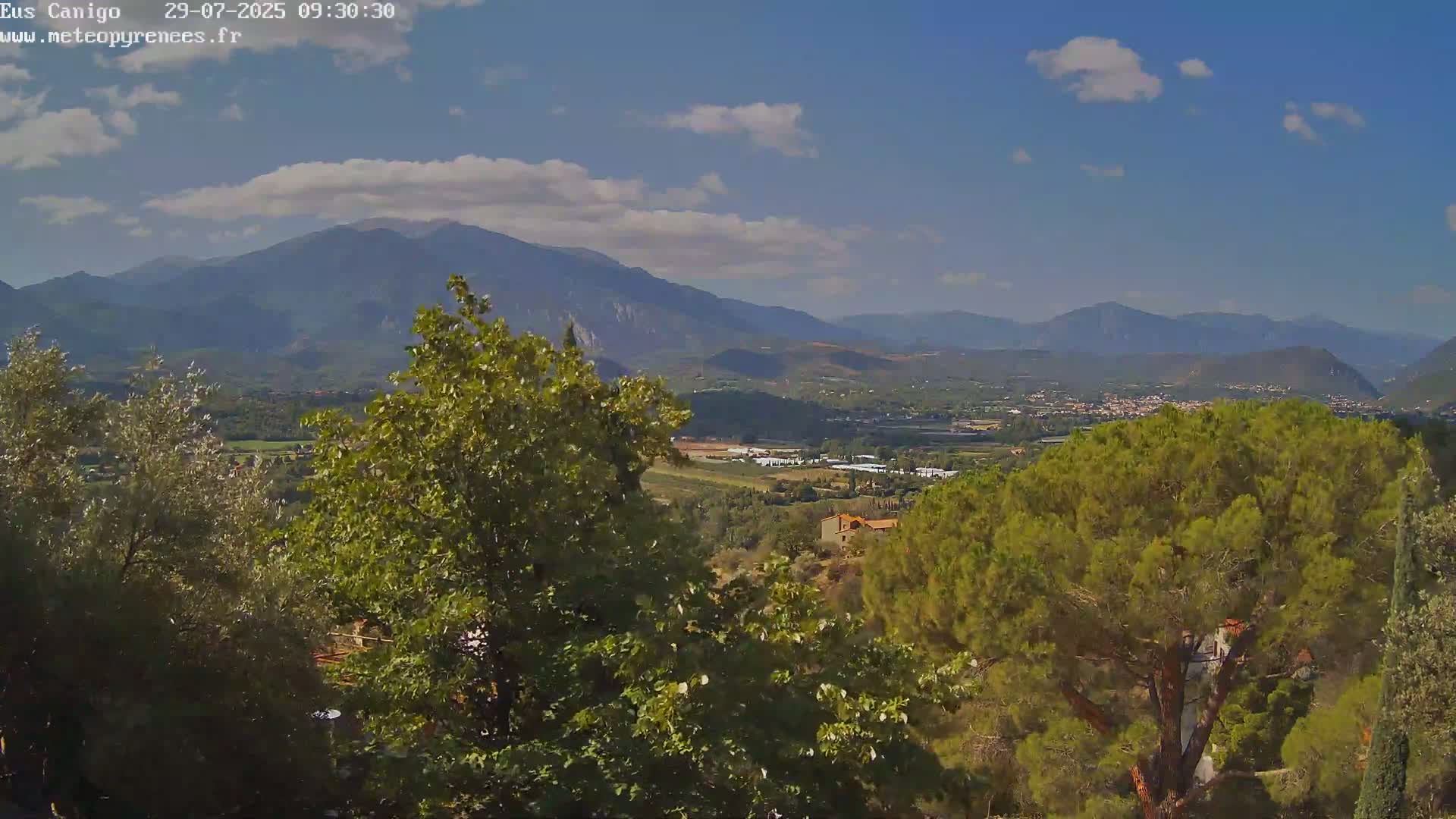 Eus Village & Prades City Skyline & Canigo Mountain View Live Cam - Prades, Pyrenees-Orientales, Occitanie, France