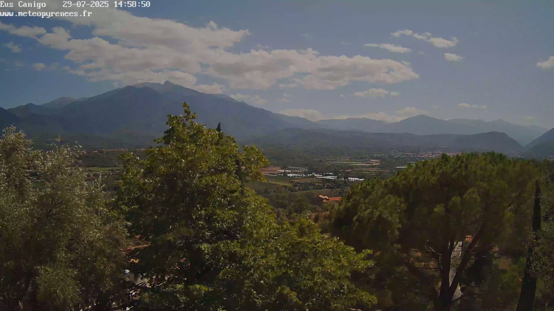 Eus Village & Prades City Skyline & Canigo Mountain View Live Cam - Prades, Pyrenees-Orientales, Occitanie, France