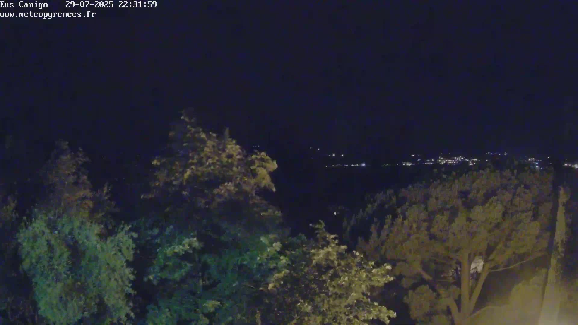 Eus Village & Prades City Skyline & Canigo Mountain View Live Cam - Prades, Pyrenees-Orientales, Occitanie, France