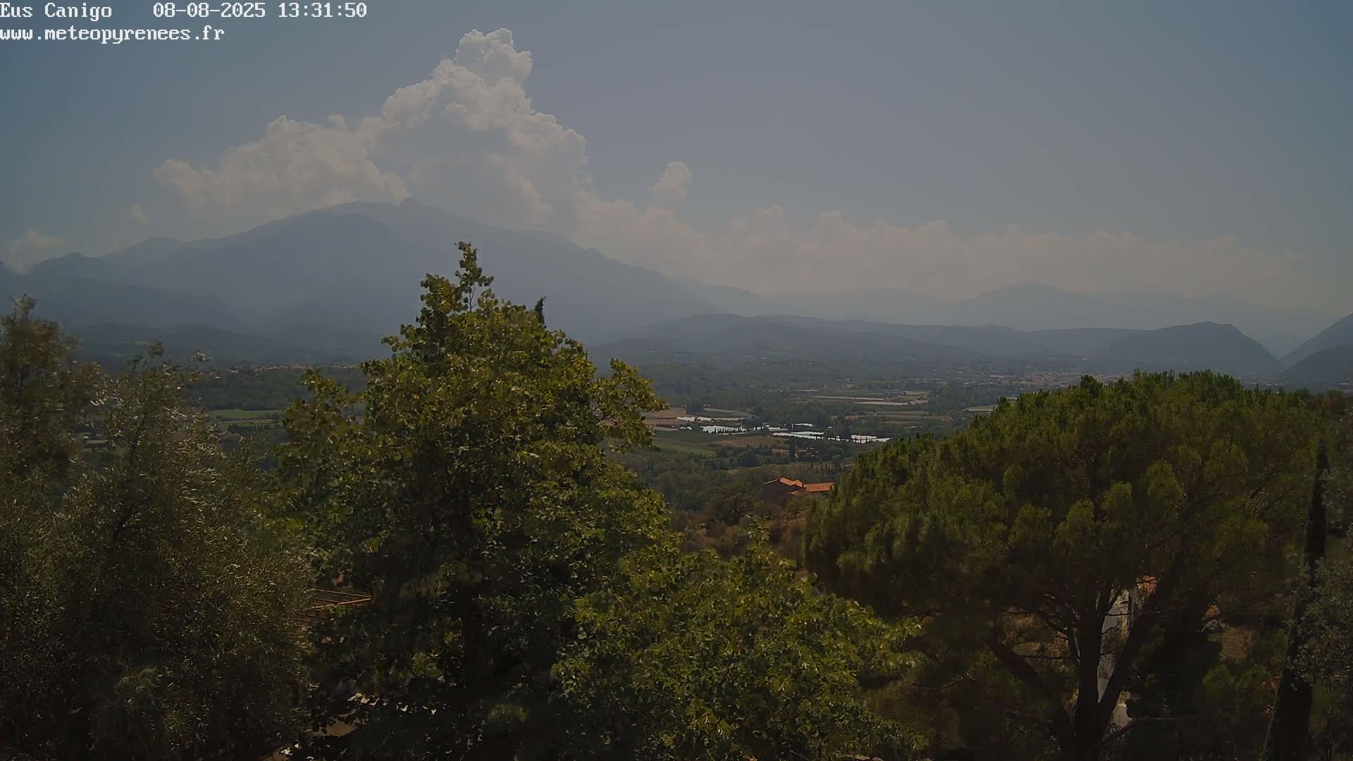 Eus Village & Prades City Skyline & Canigo Mountain View Live Cam - Prades, Pyrenees-Orientales, Occitanie, France