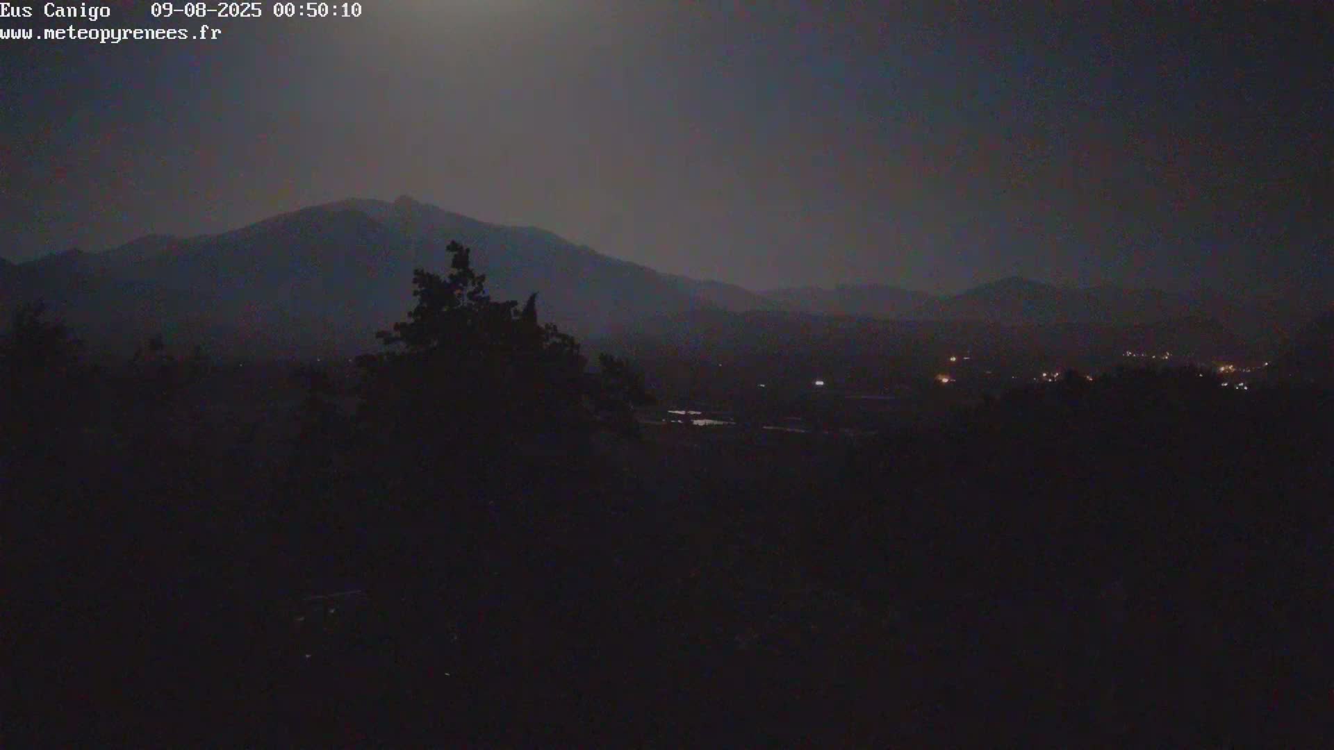 Eus Village & Prades City Skyline & Canigo Mountain View Live Cam - Prades, Pyrenees-Orientales, Occitanie, France
