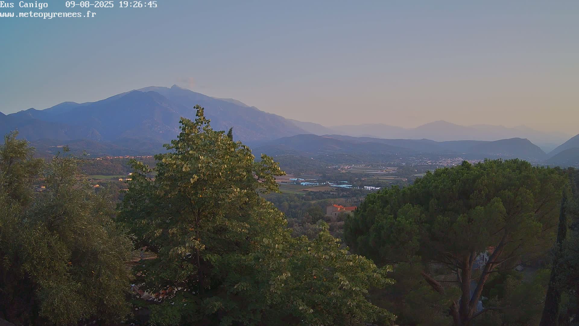 Eus Village & Prades City Skyline & Canigo Mountain View Live Cam - Prades, Pyrenees-Orientales, Occitanie, France