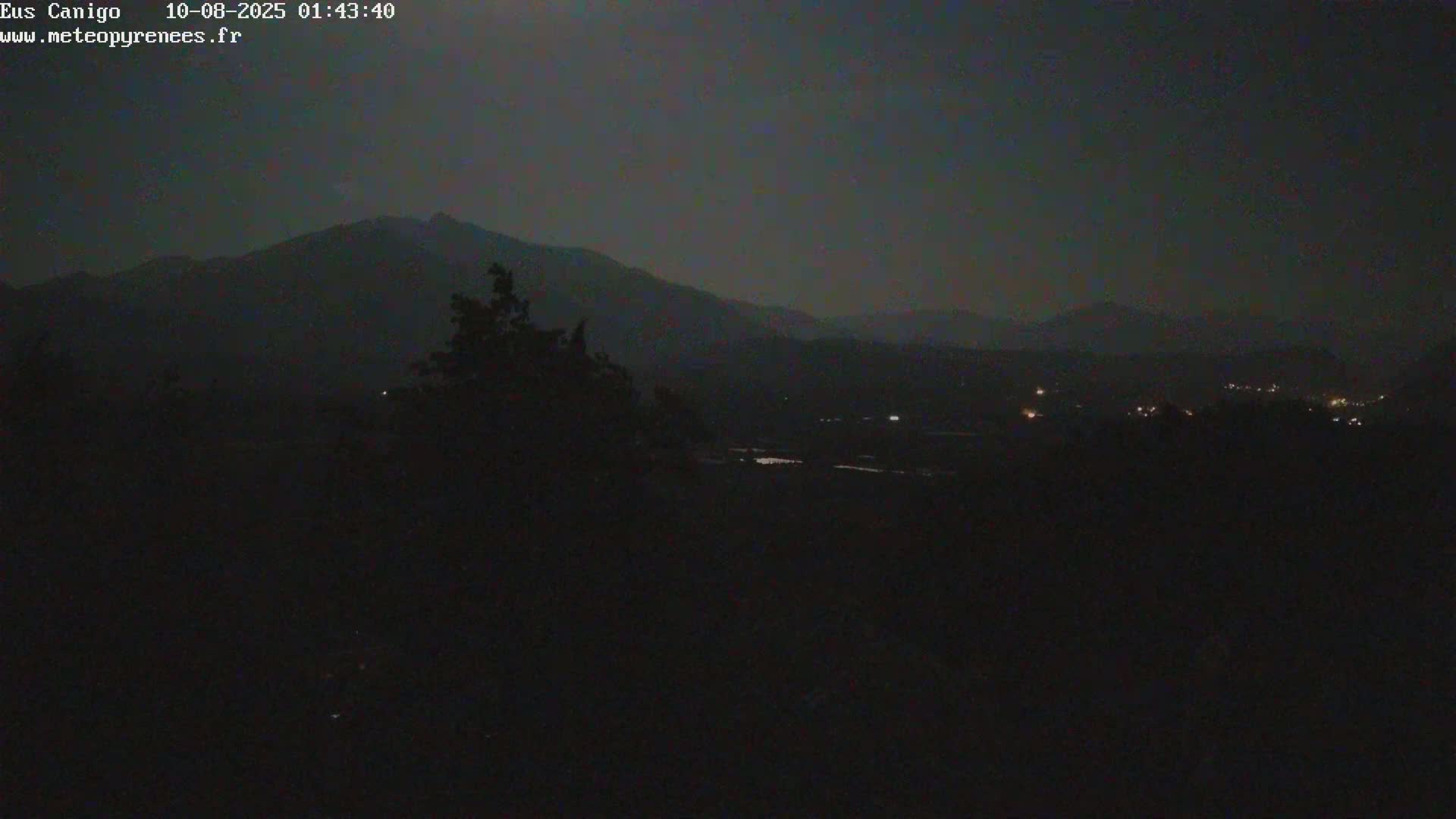 Eus Village & Prades City Skyline & Canigo Mountain View Live Cam - Prades, Pyrenees-Orientales, Occitanie, France