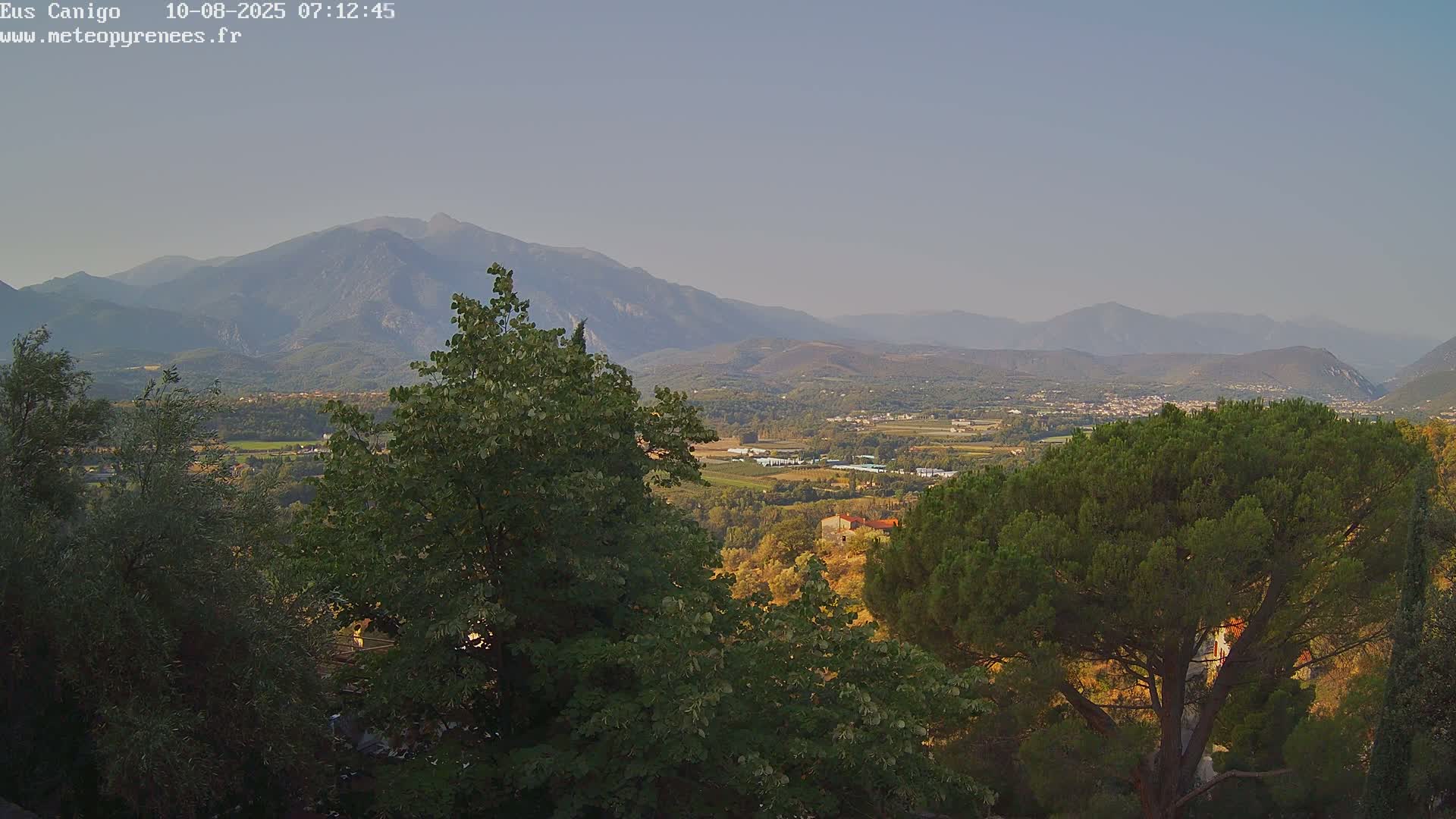 Eus Village & Prades City Skyline & Canigo Mountain View Live Cam - Prades, Pyrenees-Orientales, Occitanie, France
