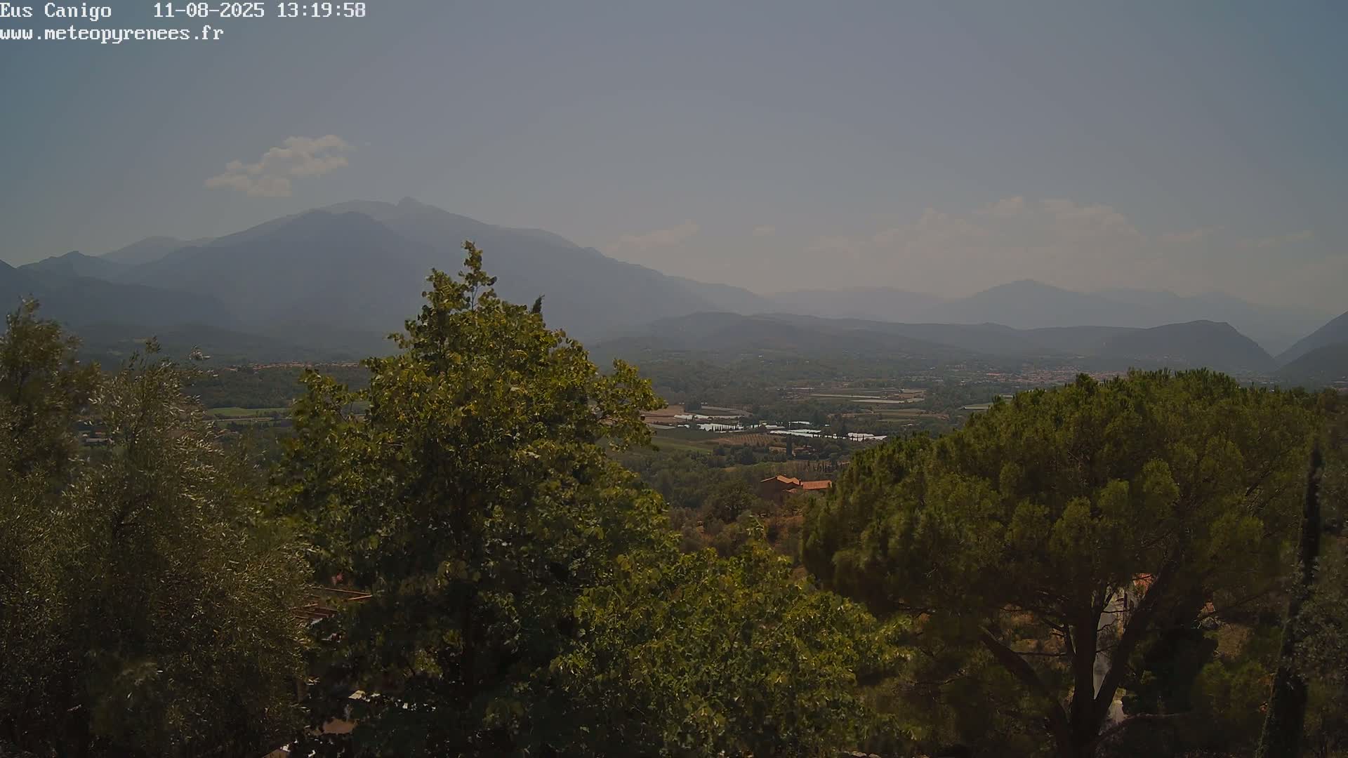 Eus Village & Prades City Skyline & Canigo Mountain View Live Cam - Prades, Pyrenees-Orientales, Occitanie, France