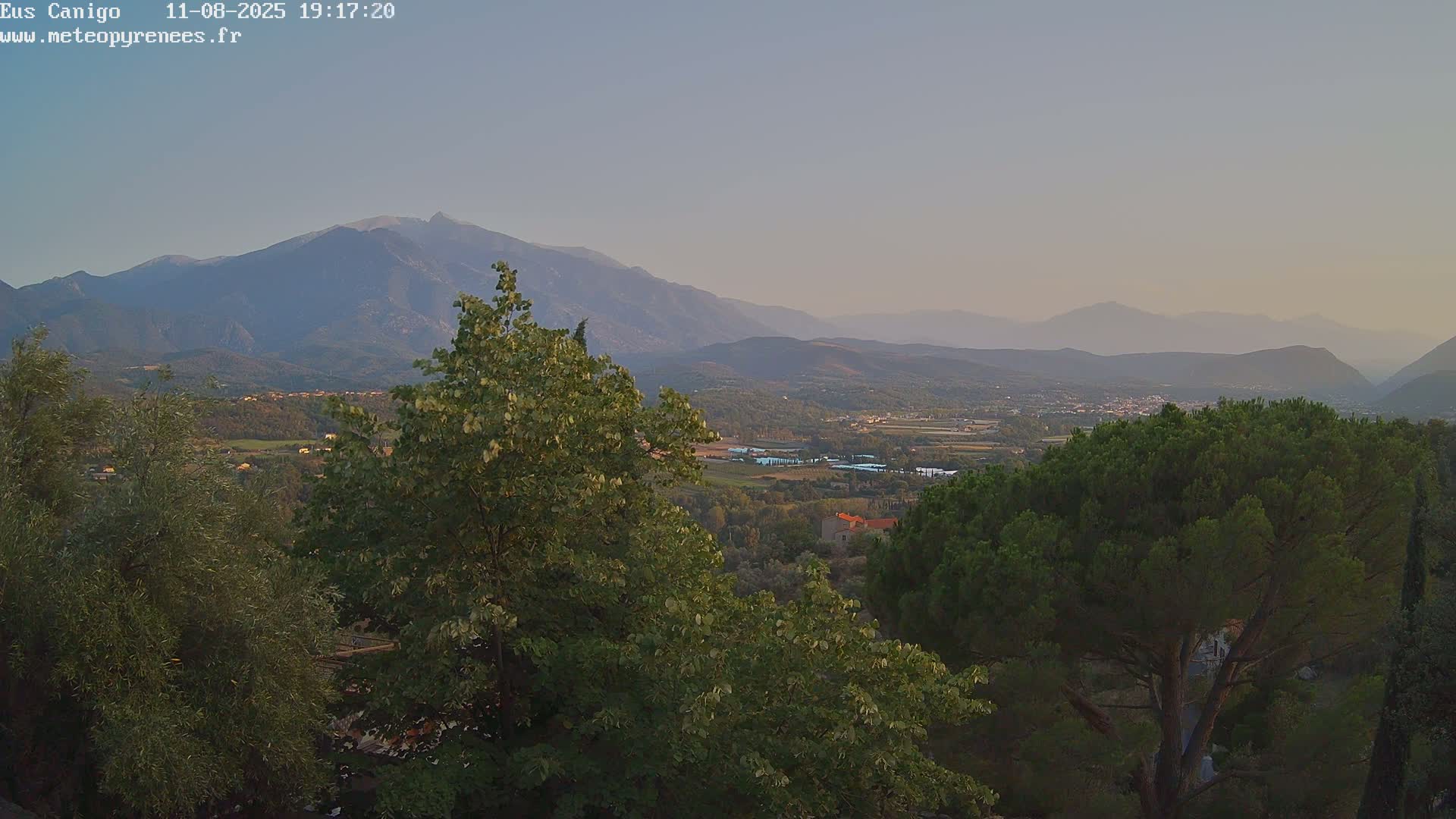 Eus Village & Prades City Skyline & Canigo Mountain View Live Cam - Prades, Pyrenees-Orientales, Occitanie, France