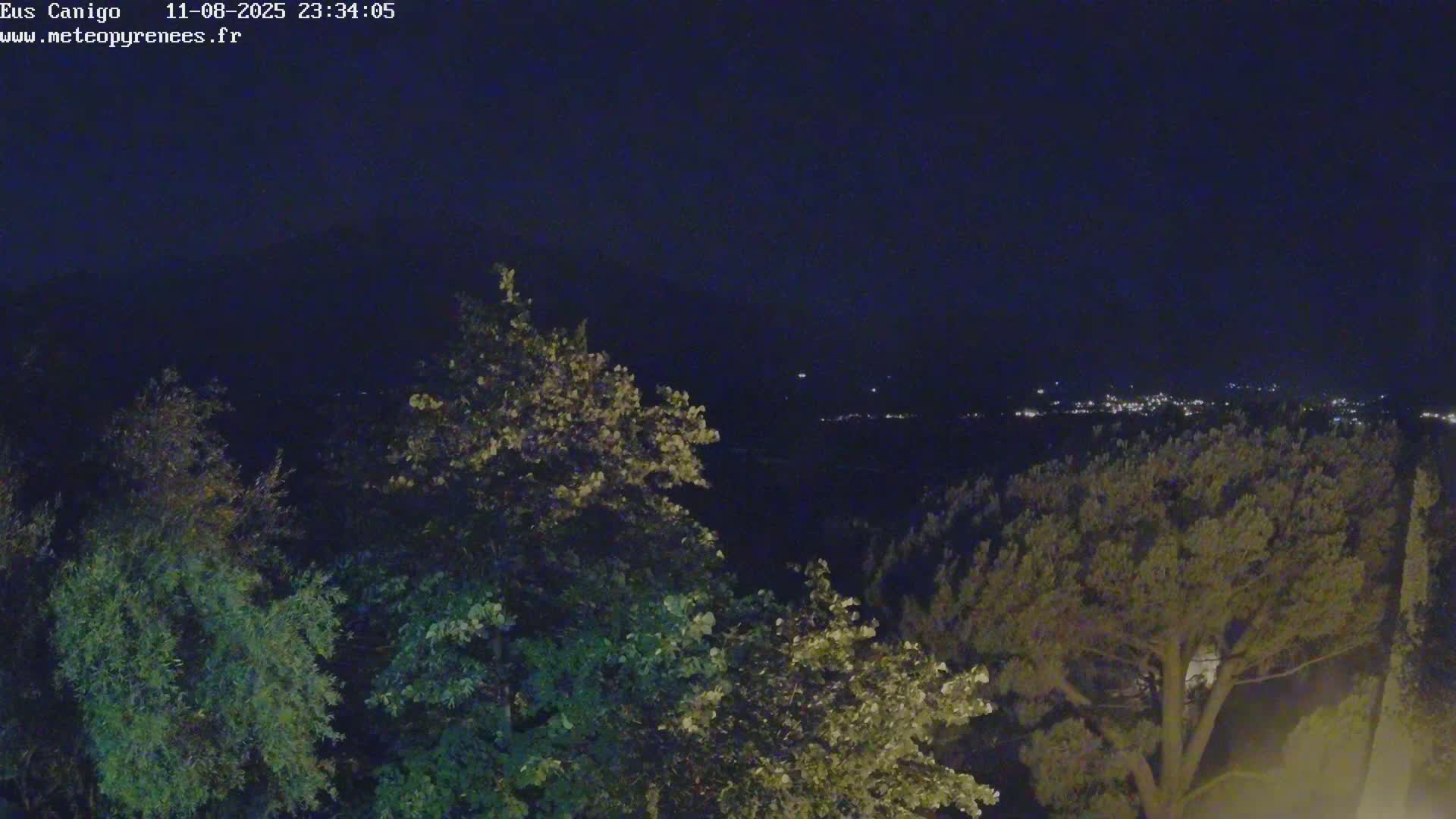 Eus Village & Prades City Skyline & Canigo Mountain View Live Cam - Prades, Pyrenees-Orientales, Occitanie, France