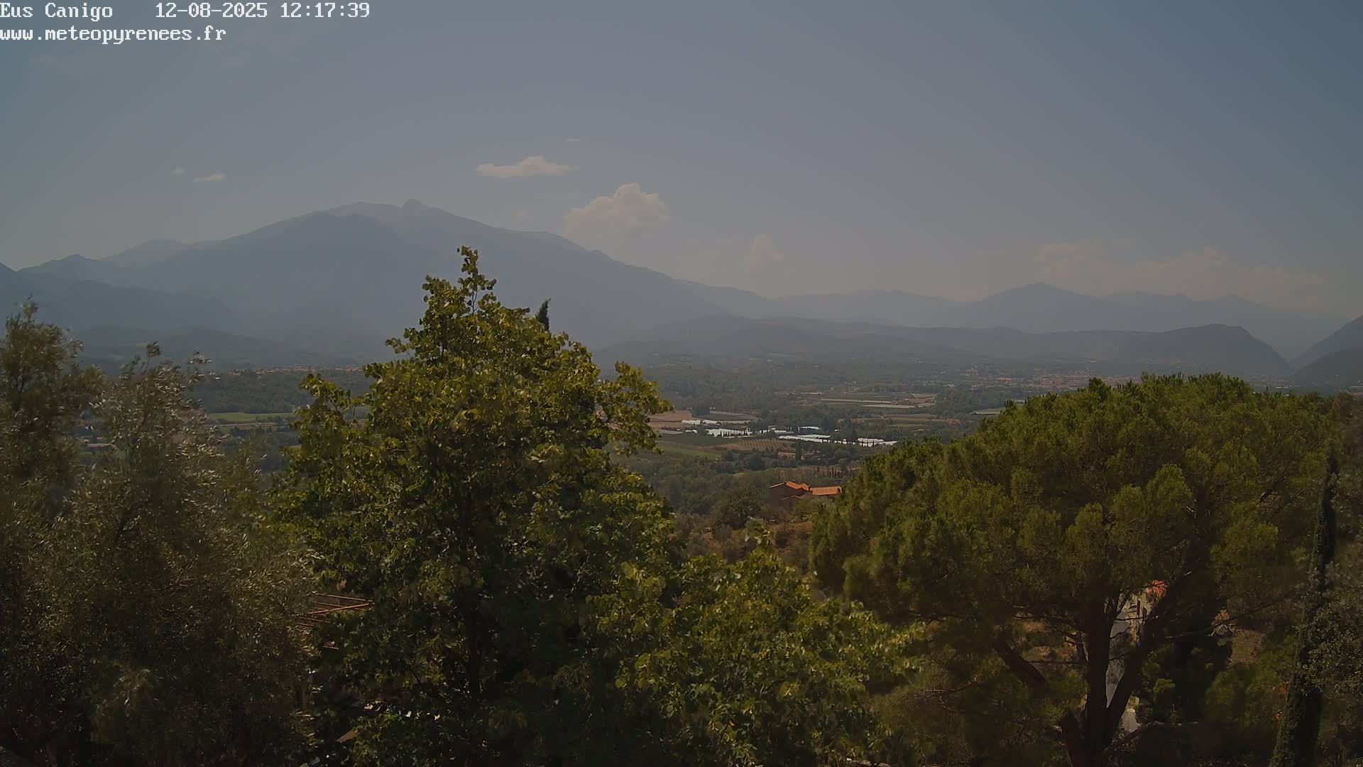 Eus Village & Prades City Skyline & Canigo Mountain View Live Cam - Prades, Pyrenees-Orientales, Occitanie, France
