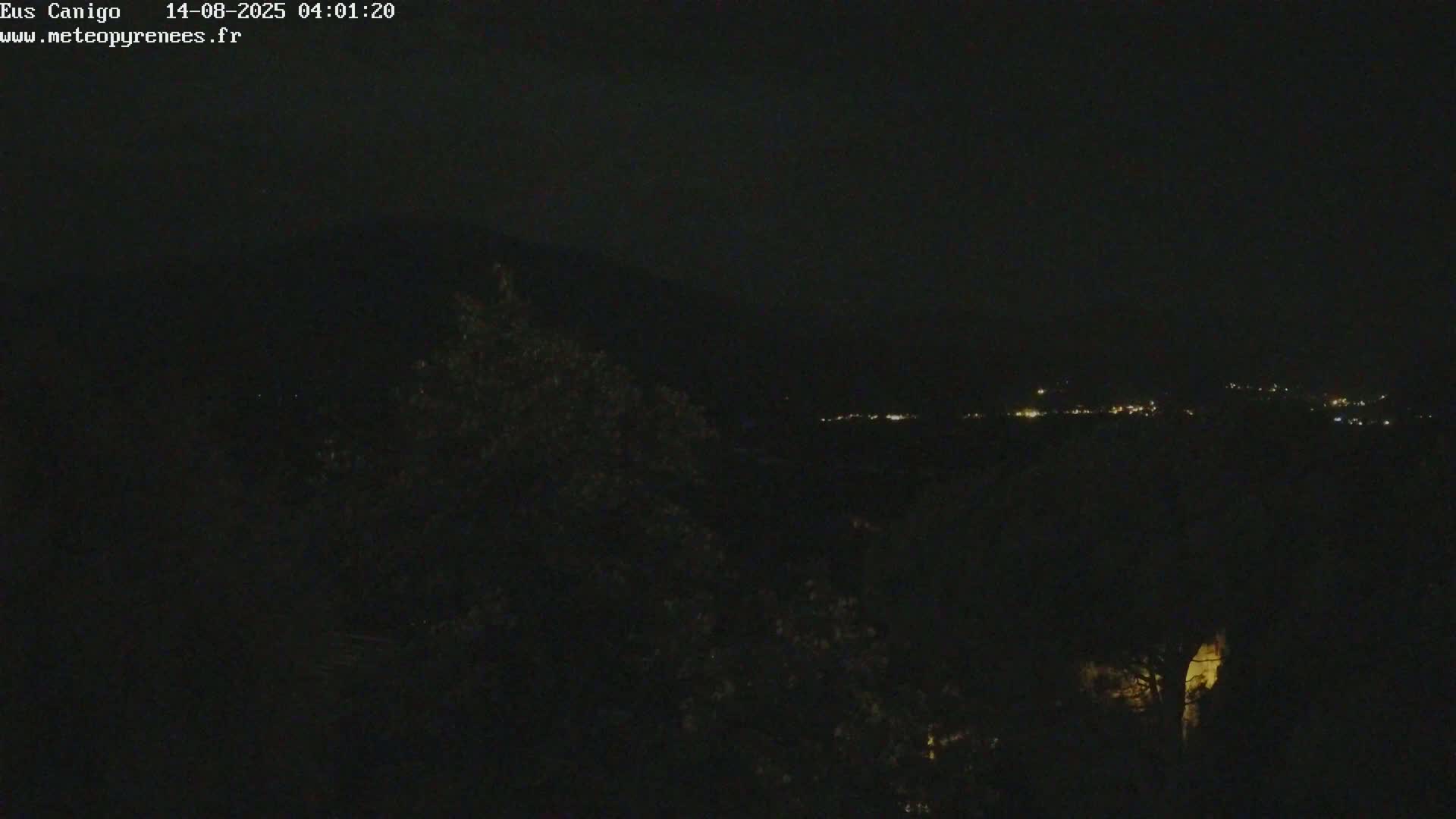 Eus Village & Prades City Skyline & Canigo Mountain View Live Cam - Prades, Pyrenees-Orientales, Occitanie, France