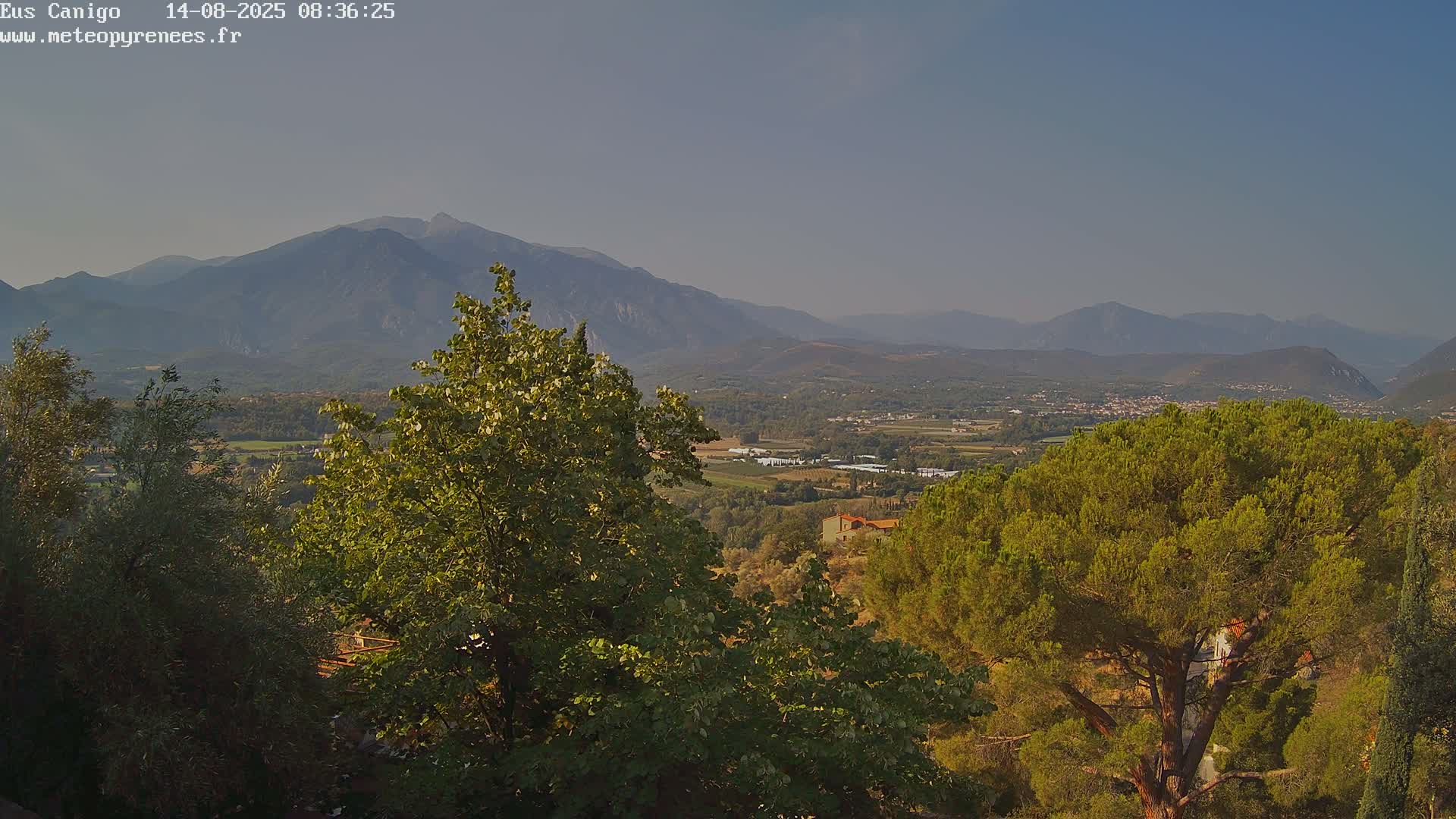 Eus Village & Prades City Skyline & Canigo Mountain View Live Cam - Prades, Pyrenees-Orientales, Occitanie, France