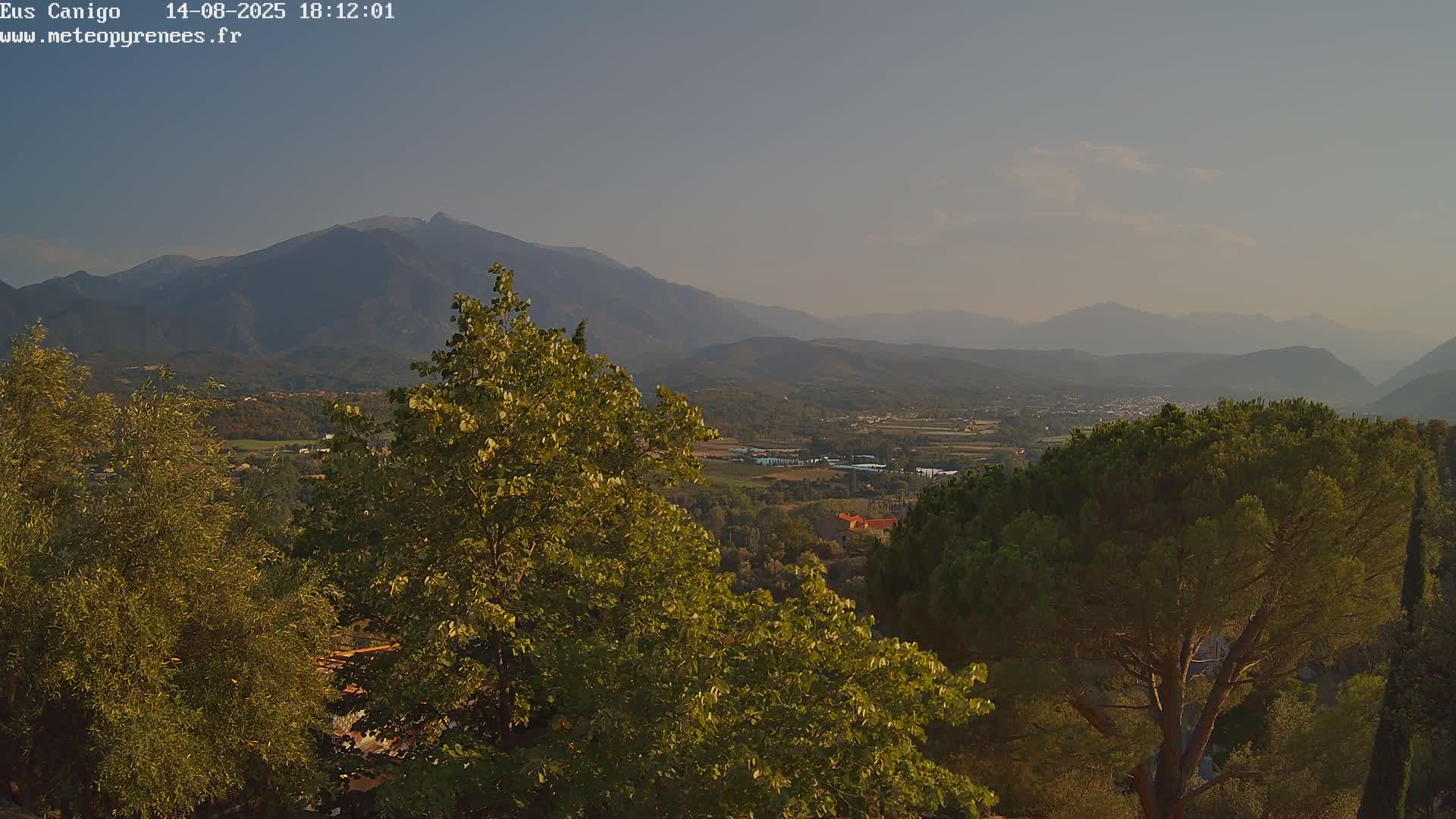 Eus Village & Prades City Skyline & Canigo Mountain View Live Cam - Prades, Pyrenees-Orientales, Occitanie, France