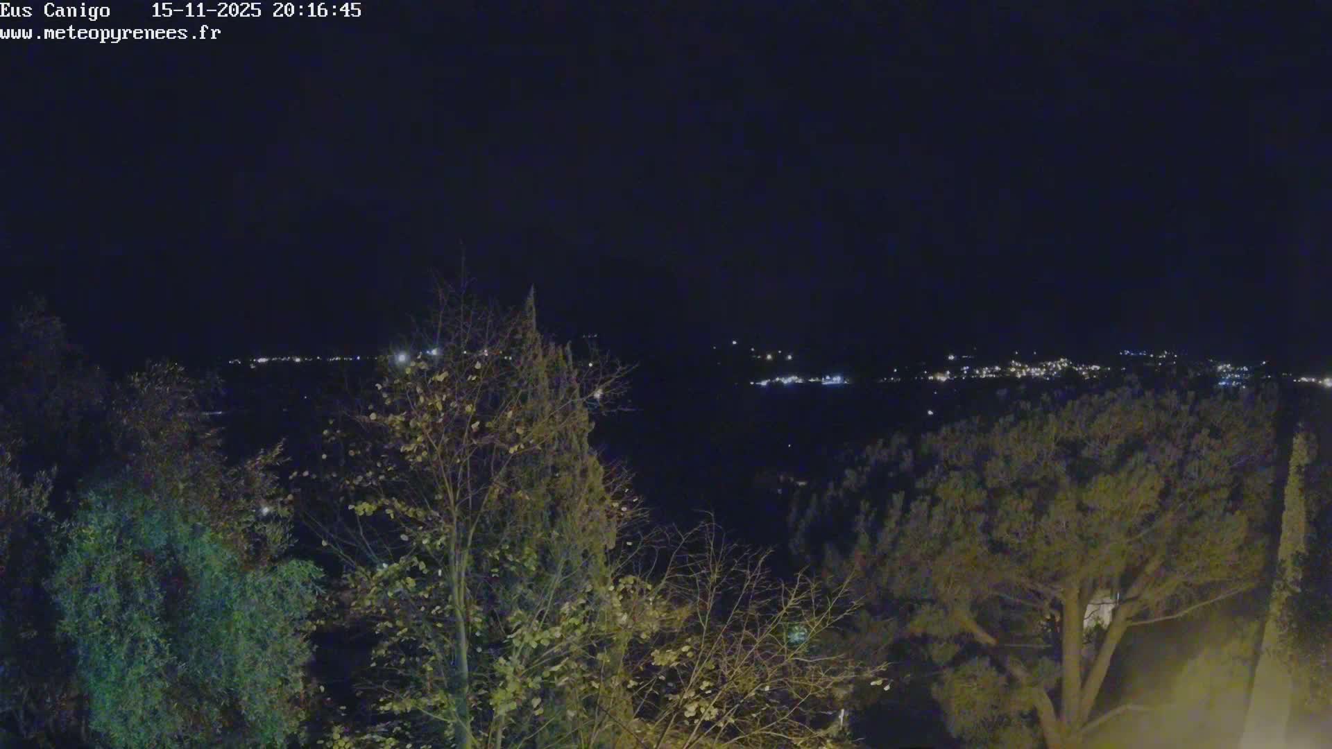 Eus Village & Prades City Skyline & Canigo Mountain View Live Cam - Prades, Pyrenees-Orientales, Occitanie, France