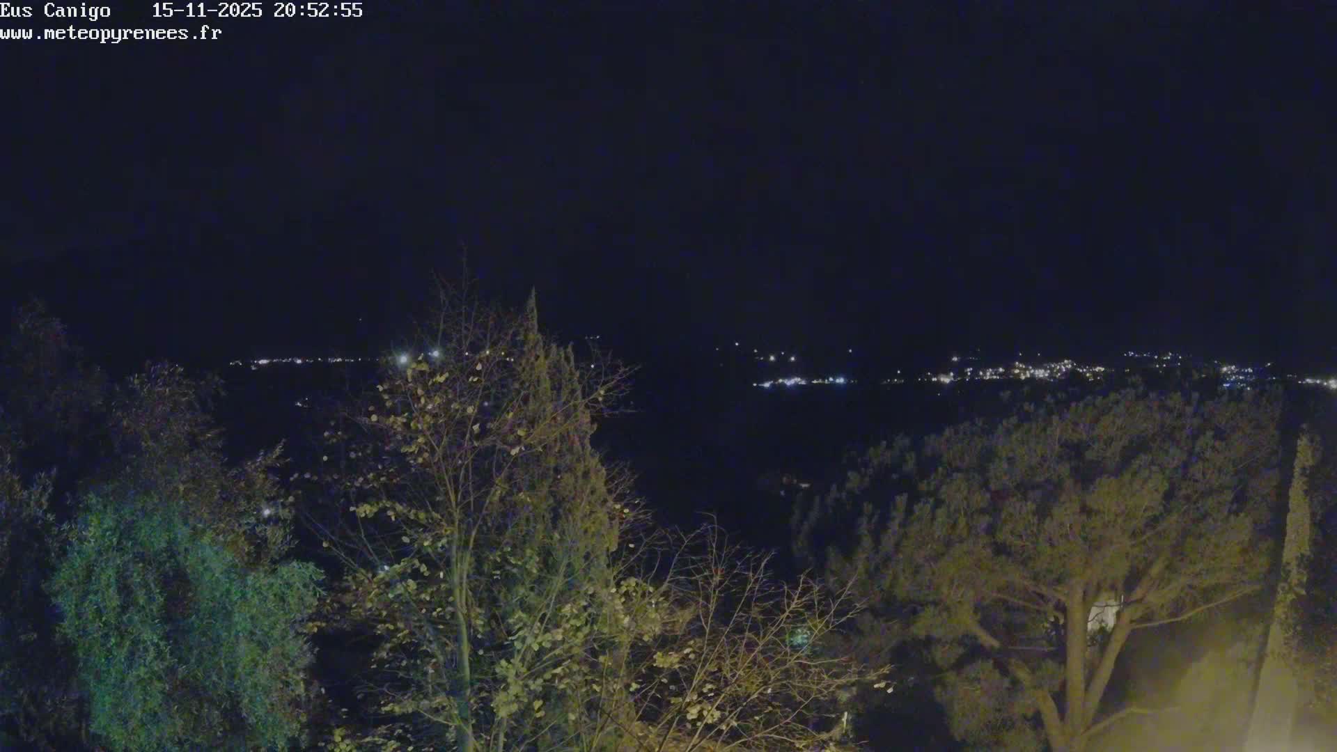 Eus Village & Prades City Skyline & Canigo Mountain View Live Cam - Prades, Pyrenees-Orientales, Occitanie, France